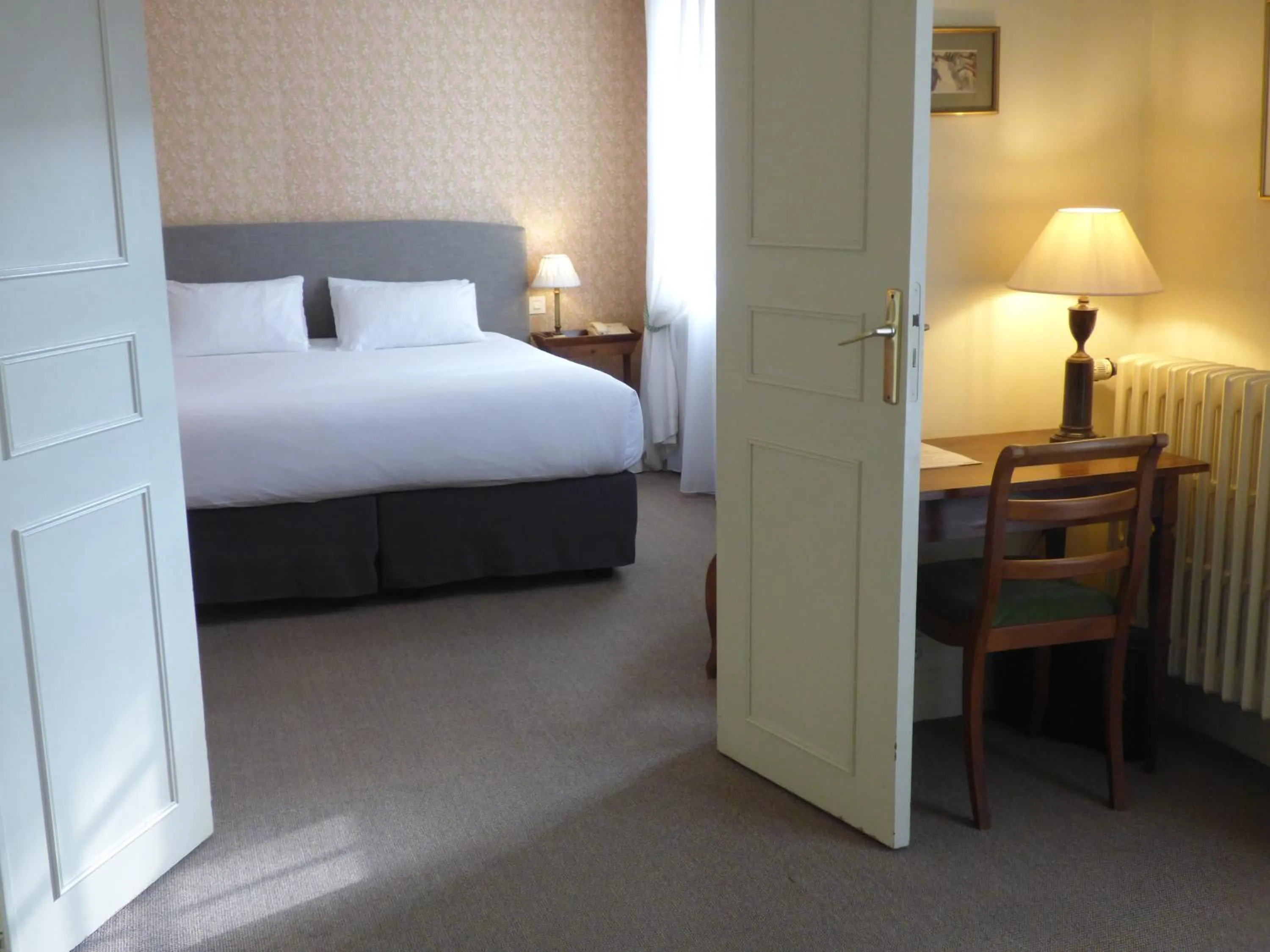 Photo of the whole room, Bed in Hôtel La Tonnellerie