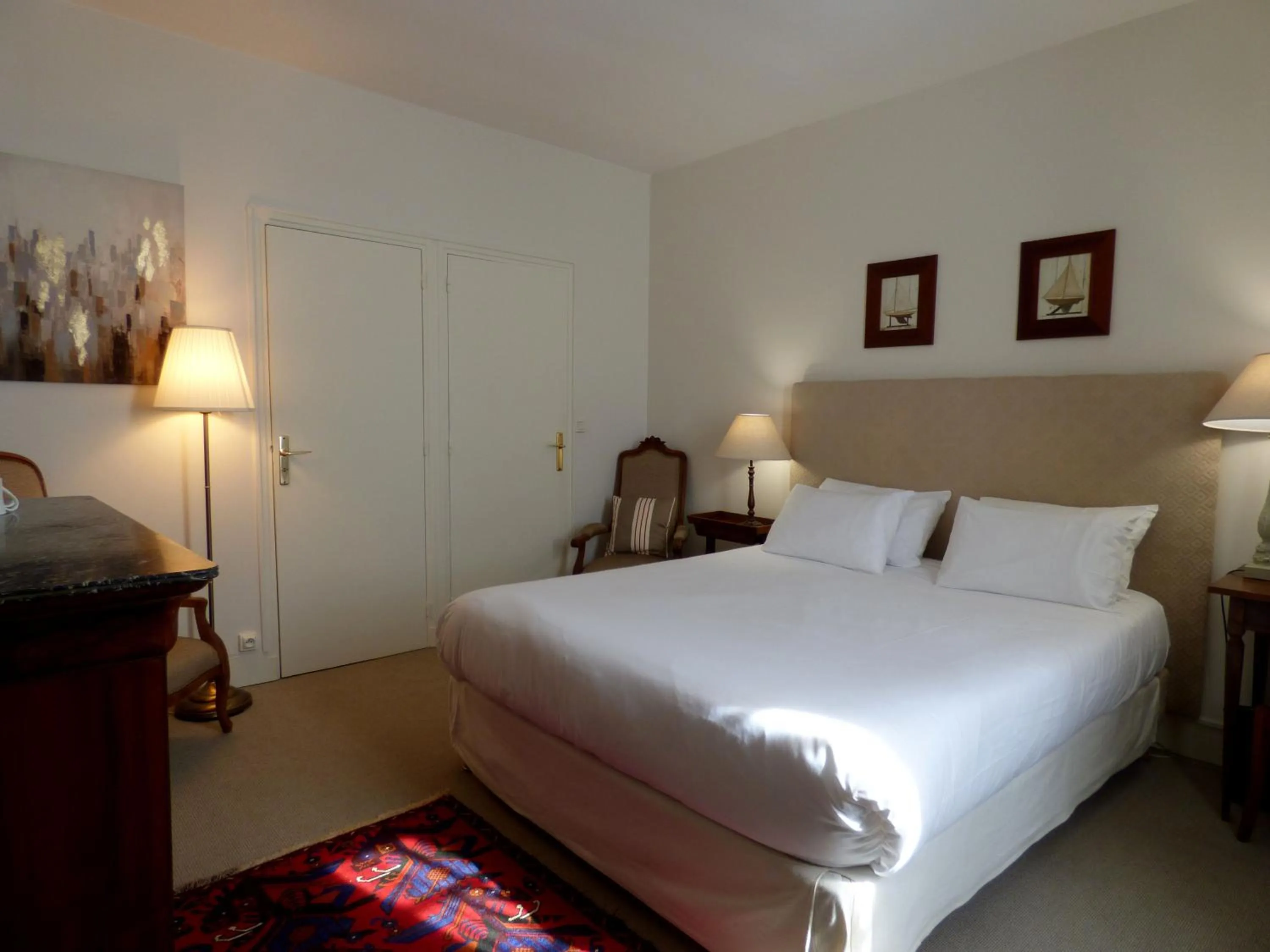 Bed in Hôtel La Tonnellerie