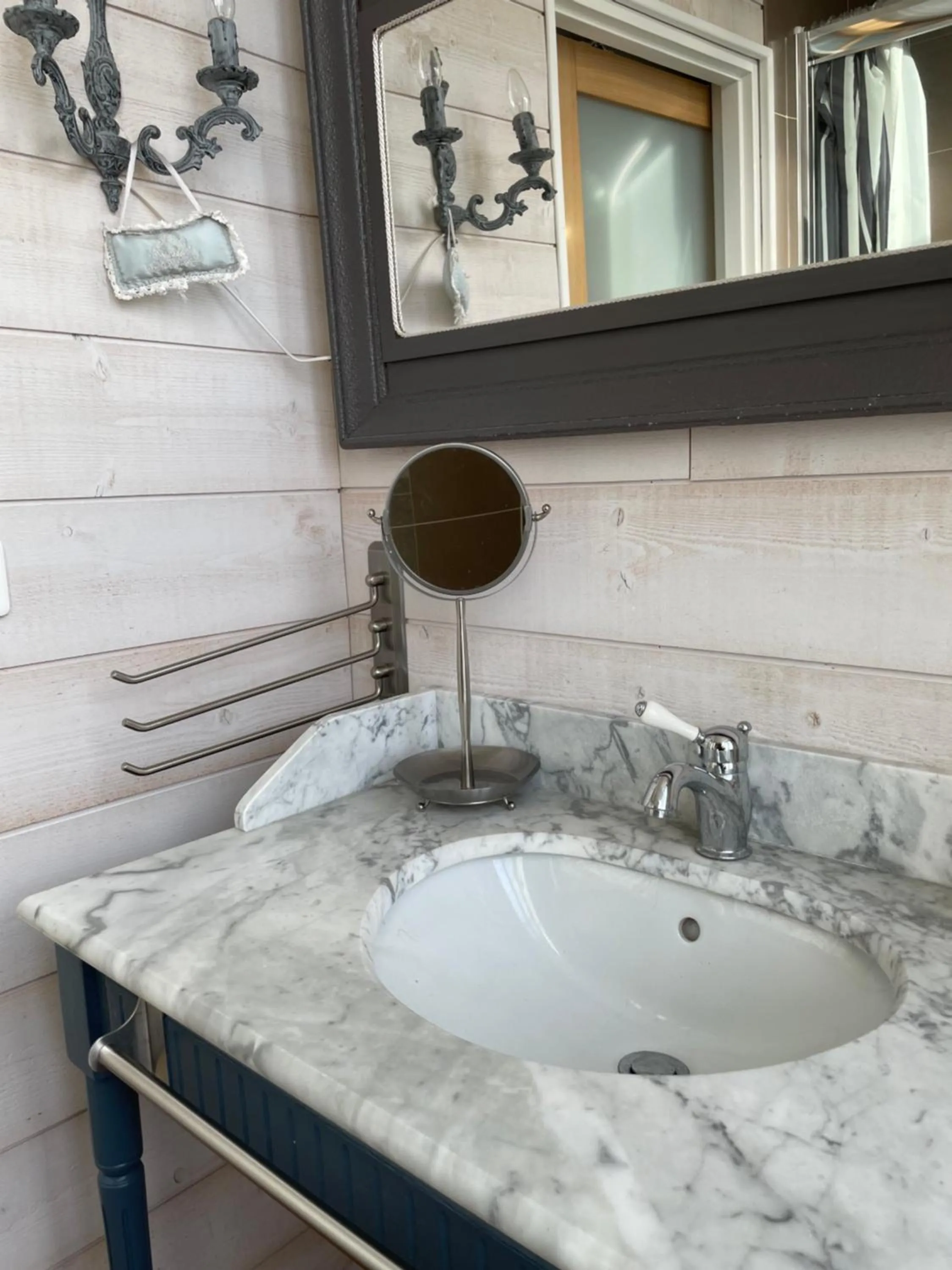 Bathroom in La Maison Bizienne Guérande - Chambres d'hôtes de charme