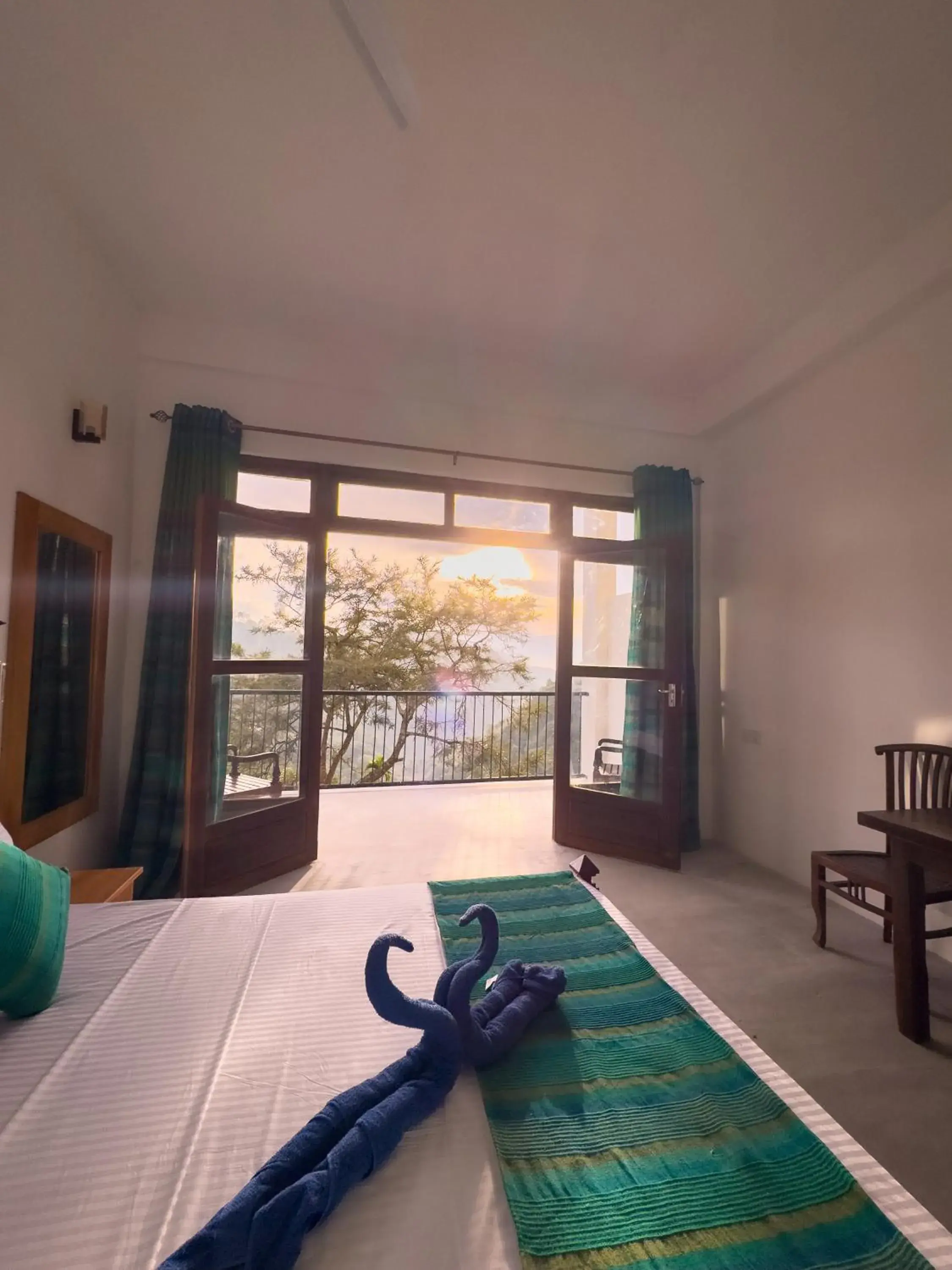 Deluxe King Room in Ella Alpine Resort Deluxe King Room in Ella Alpine Resort