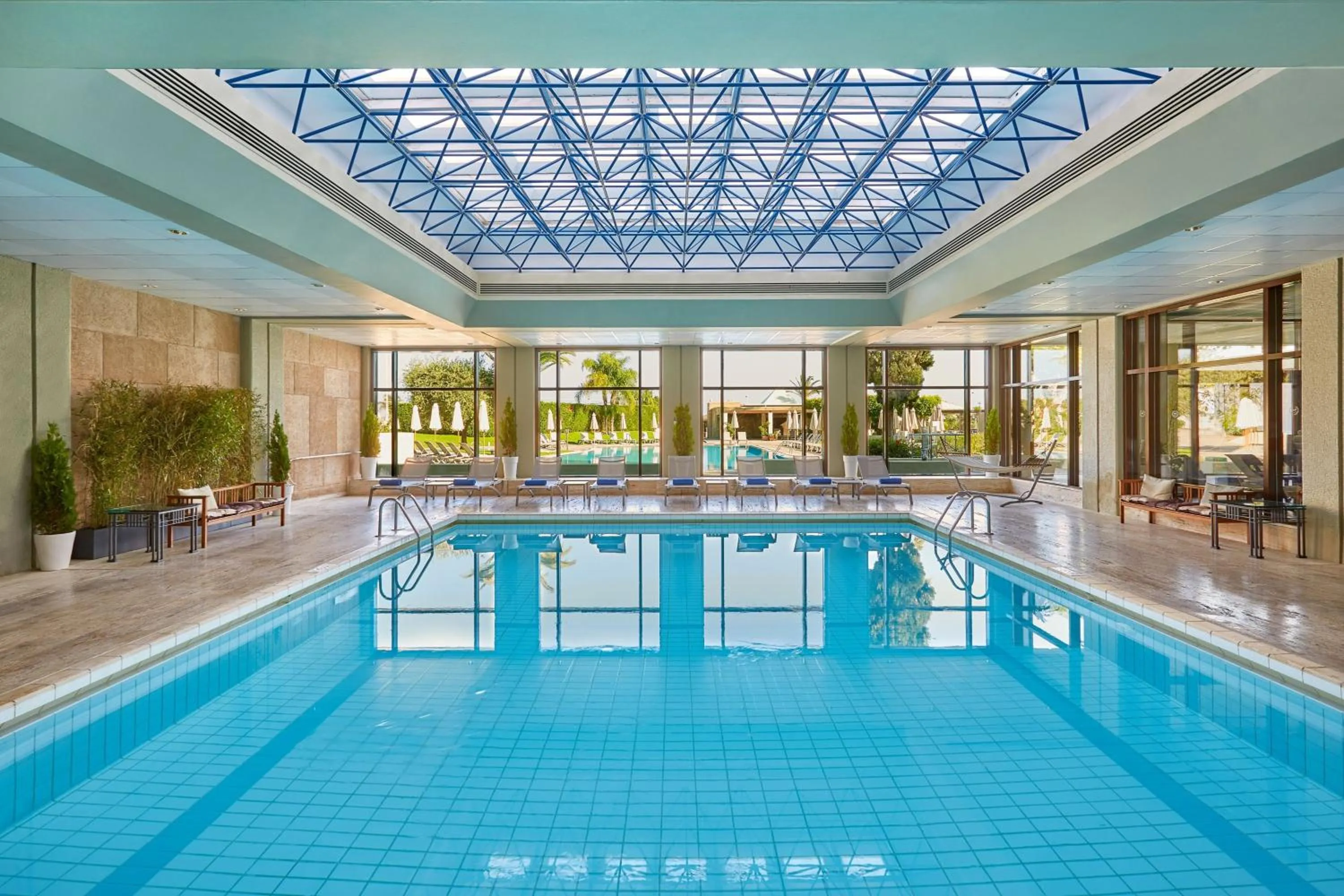Swimming pool in Sheraton Rhodes Resort
