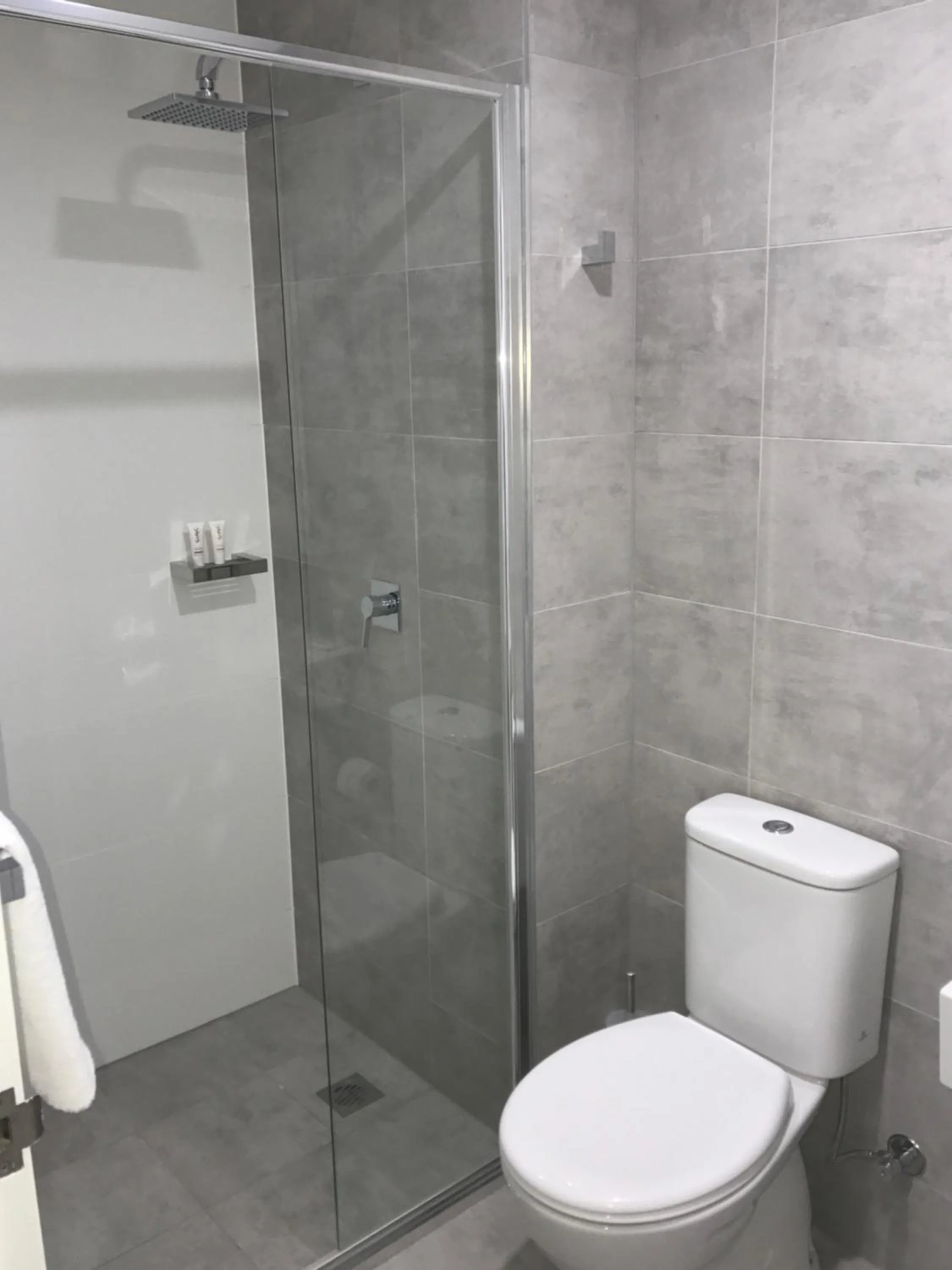 Shower in Value Suites Green Square