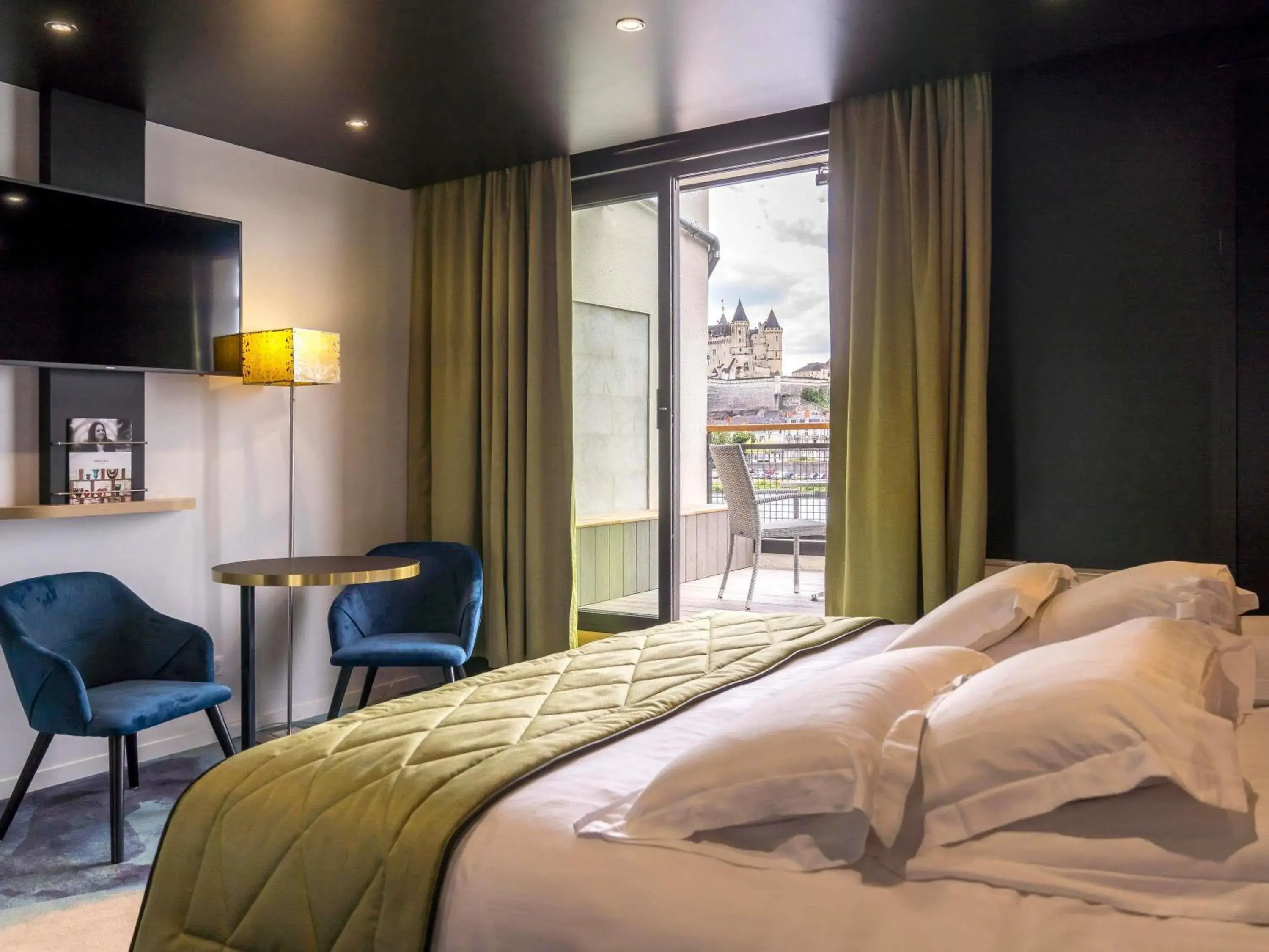 Bedroom, Bed in Mercure Bords de Loire Saumur Bedroom, Bed in Mercure Bords de Loire Saumur