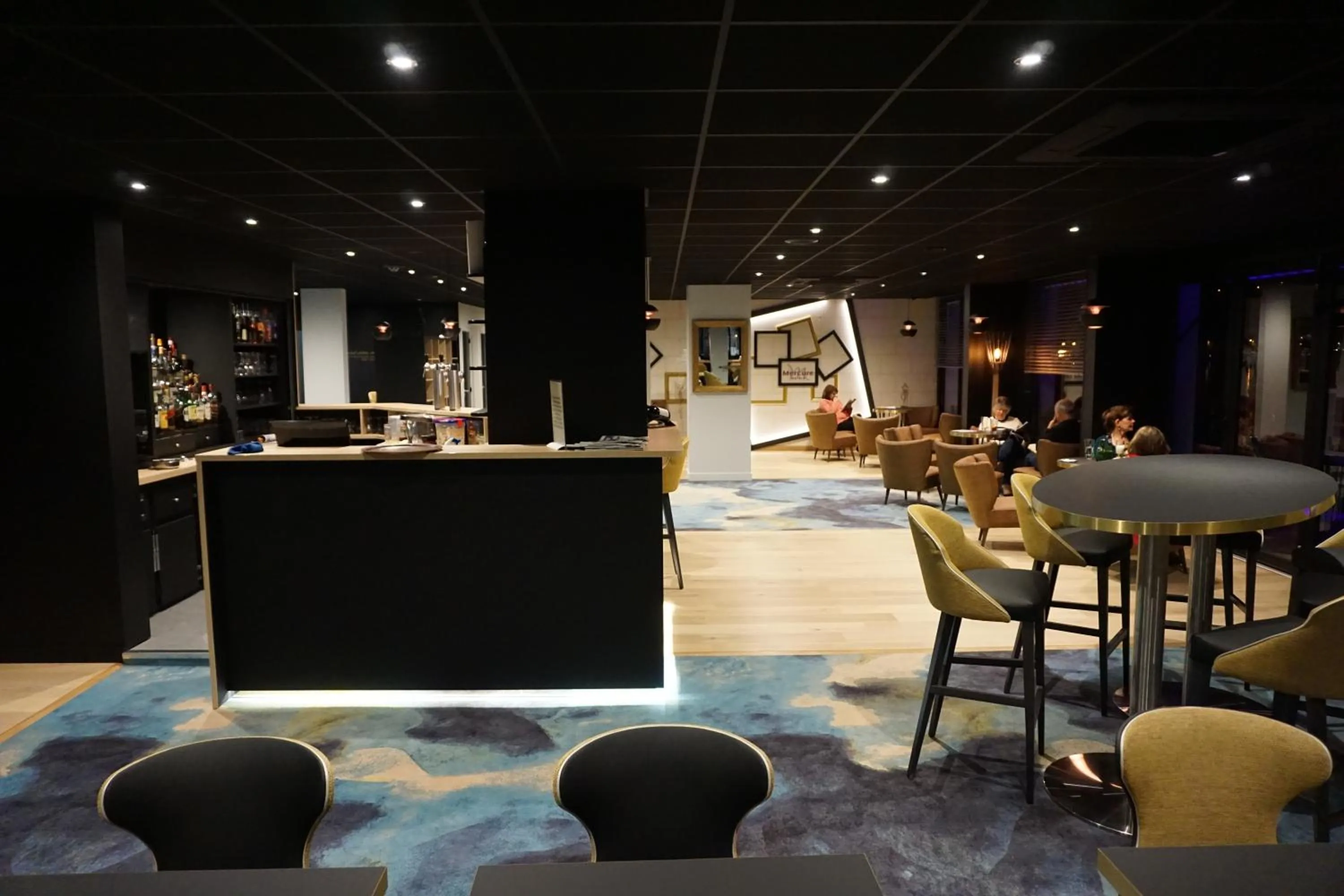 Lounge or bar in Mercure Bords de Loire Saumur