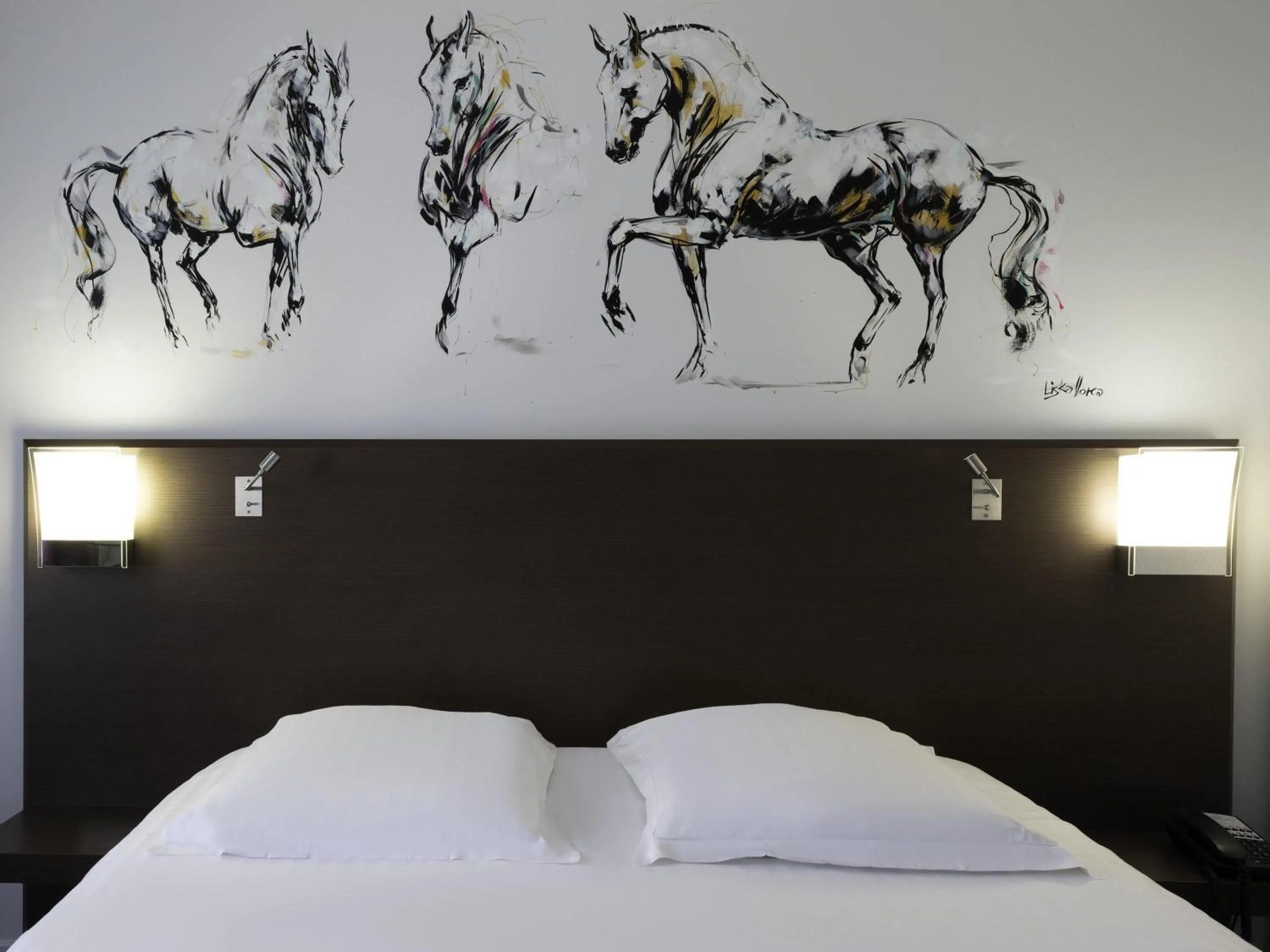 Bedroom, Bed in Mercure Bords de Loire Saumur