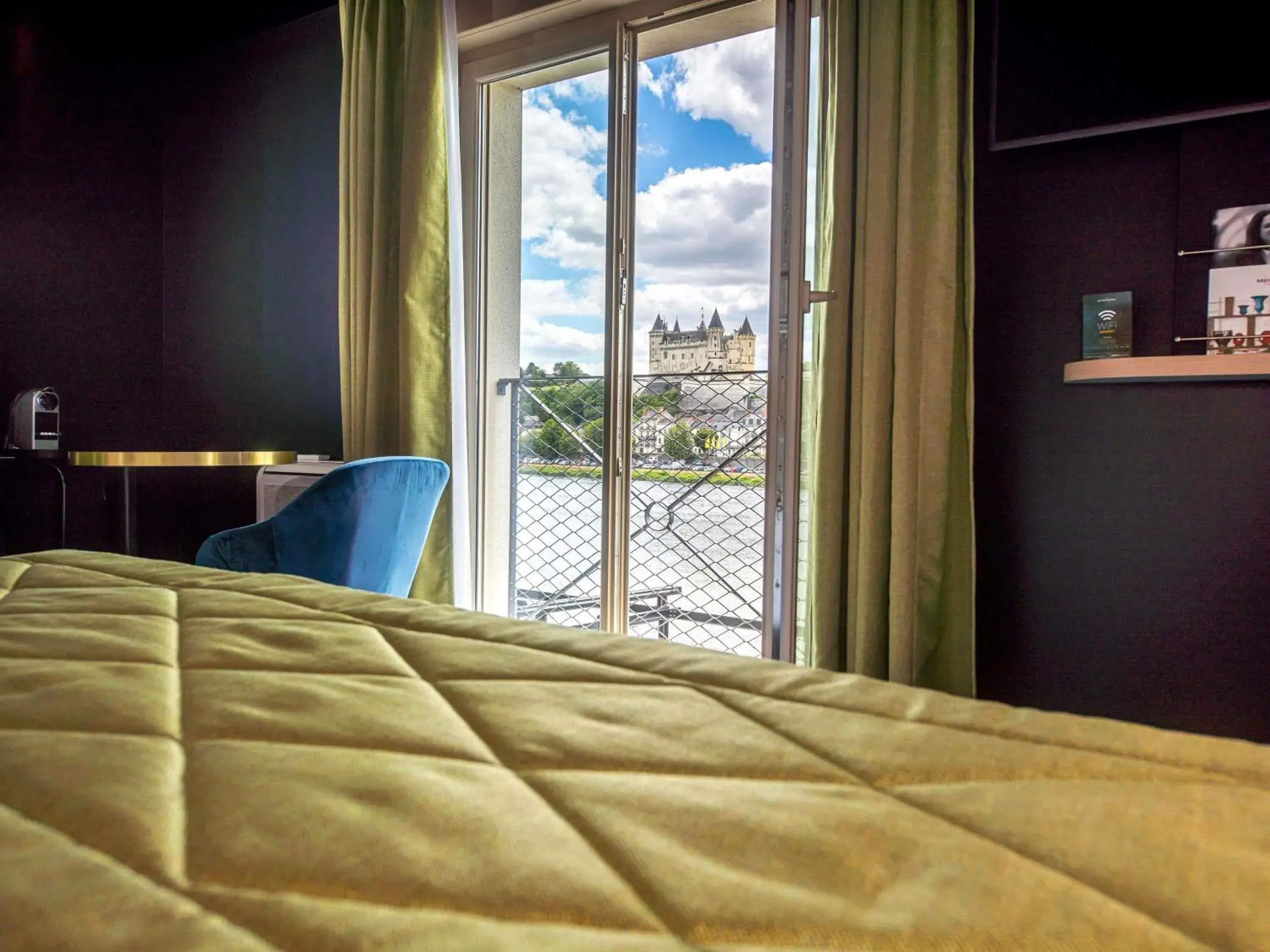 Bedroom, Bed in Mercure Bords de Loire Saumur Bedroom, Bed in Mercure Bords de Loire Saumur