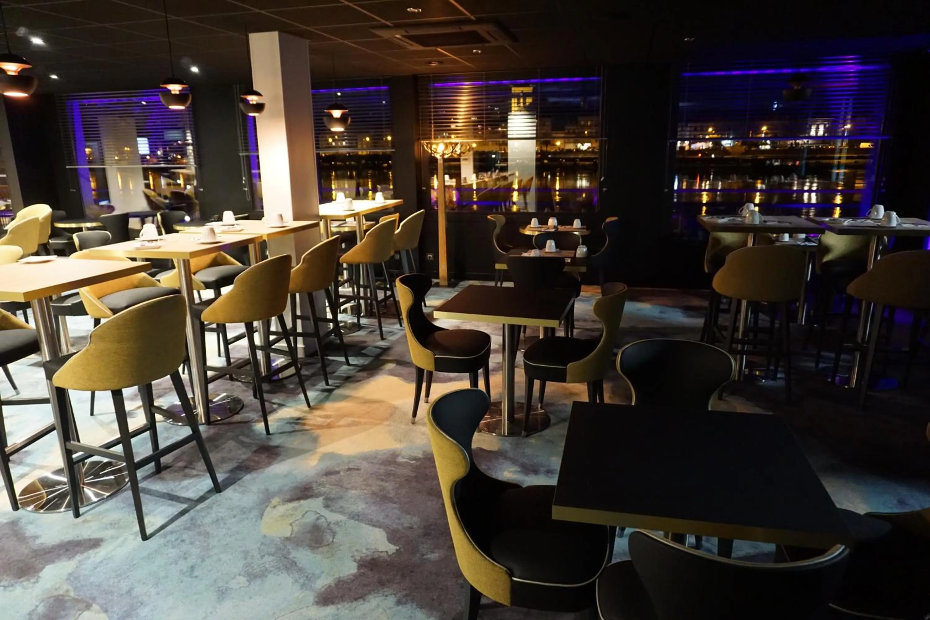 Lounge or bar in Mercure Bords de Loire Saumur