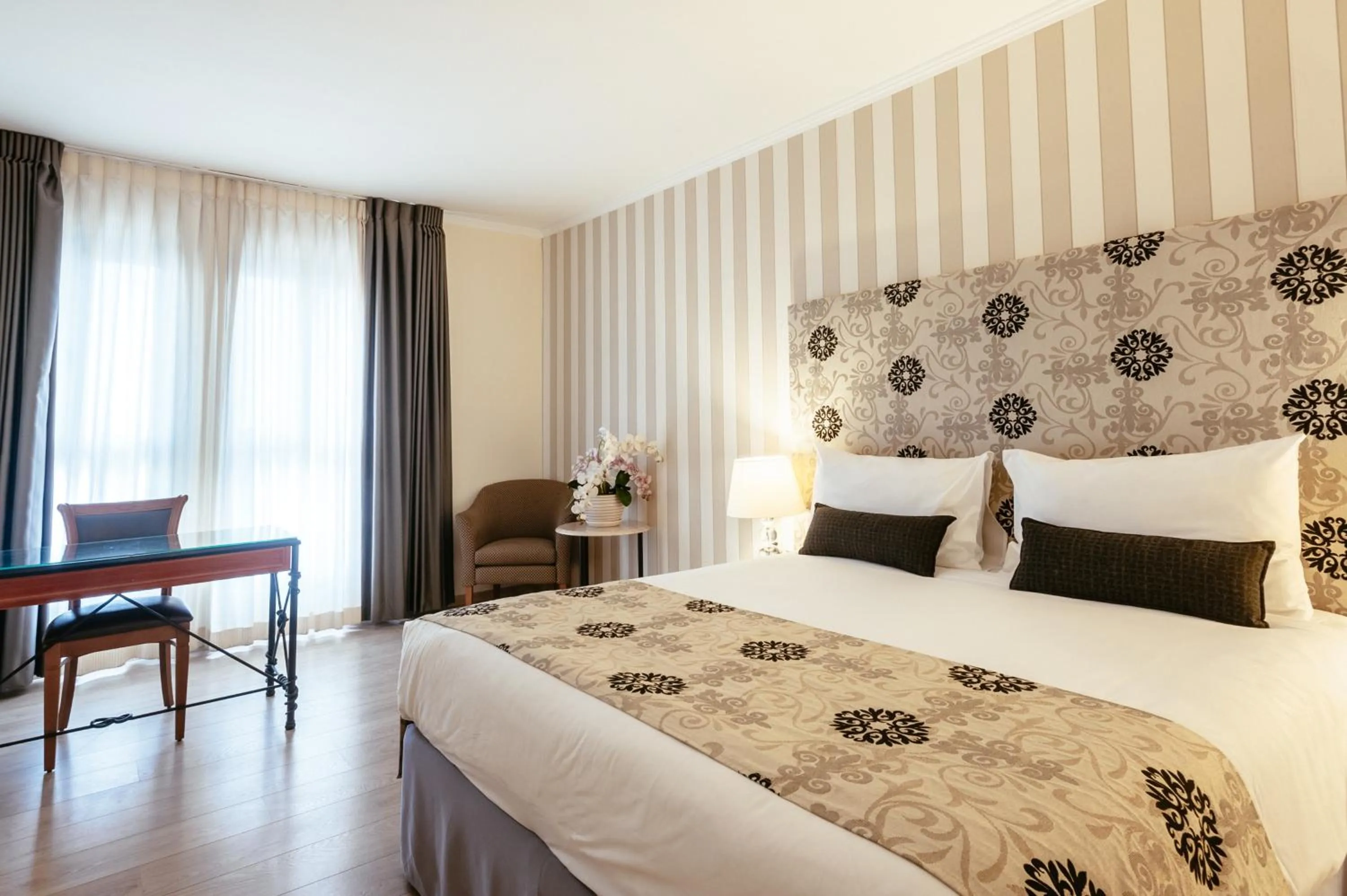 Bedroom, Bed in Eldan Hotel