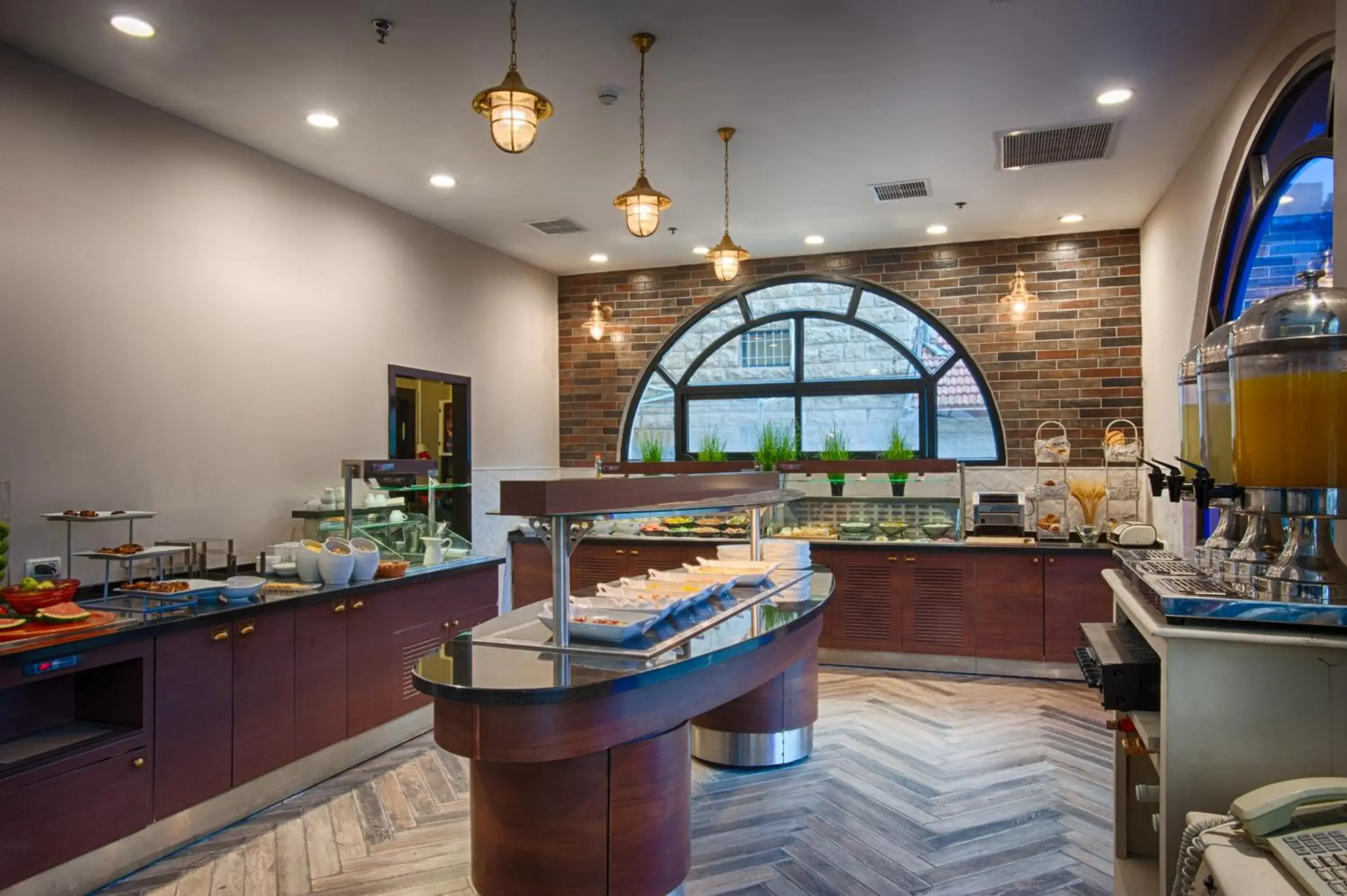 Restaurant/places to eat in Eldan Hotel Restaurant/places to eat in Eldan Hotel