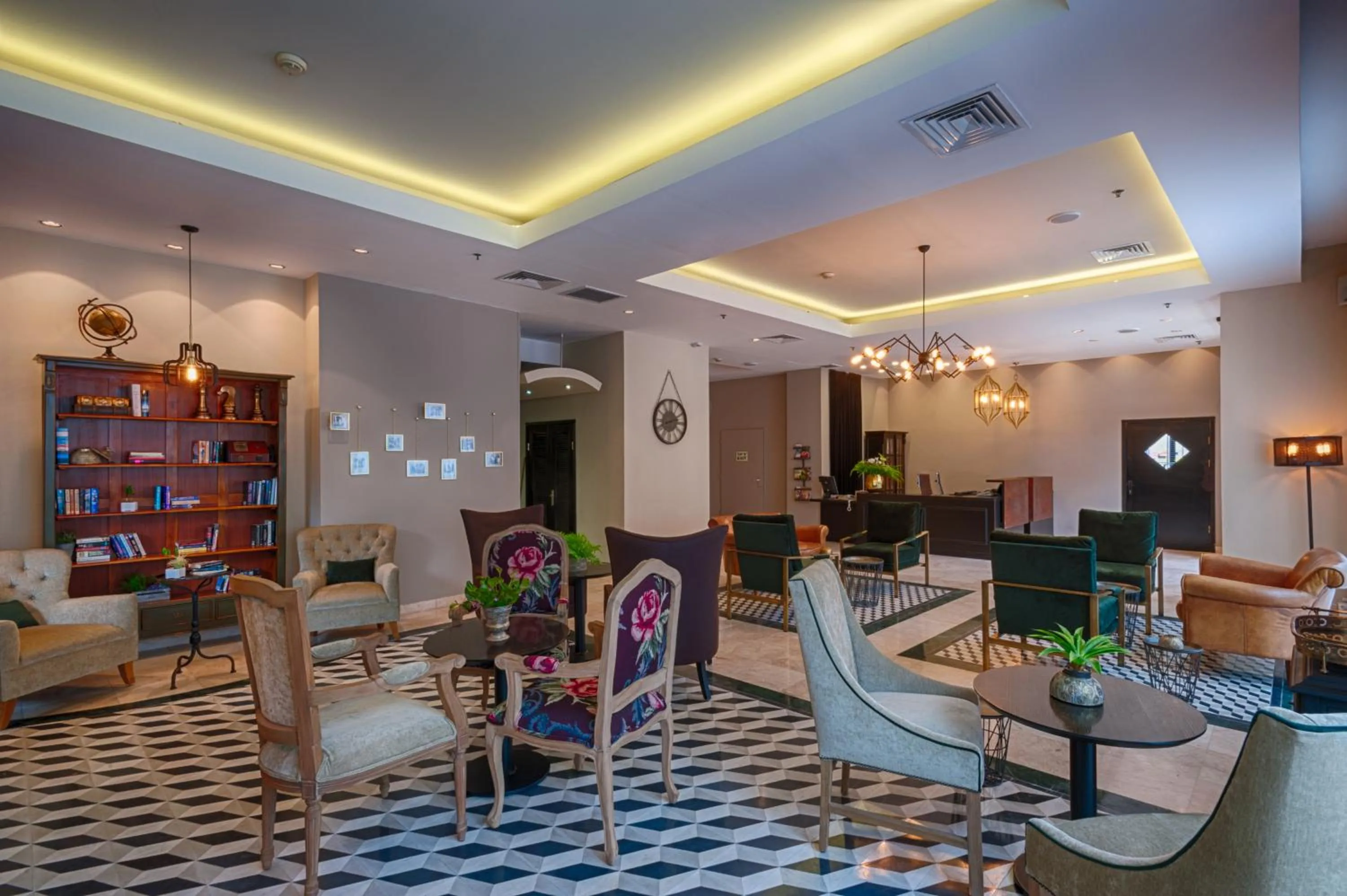 Library in Eldan Hotel