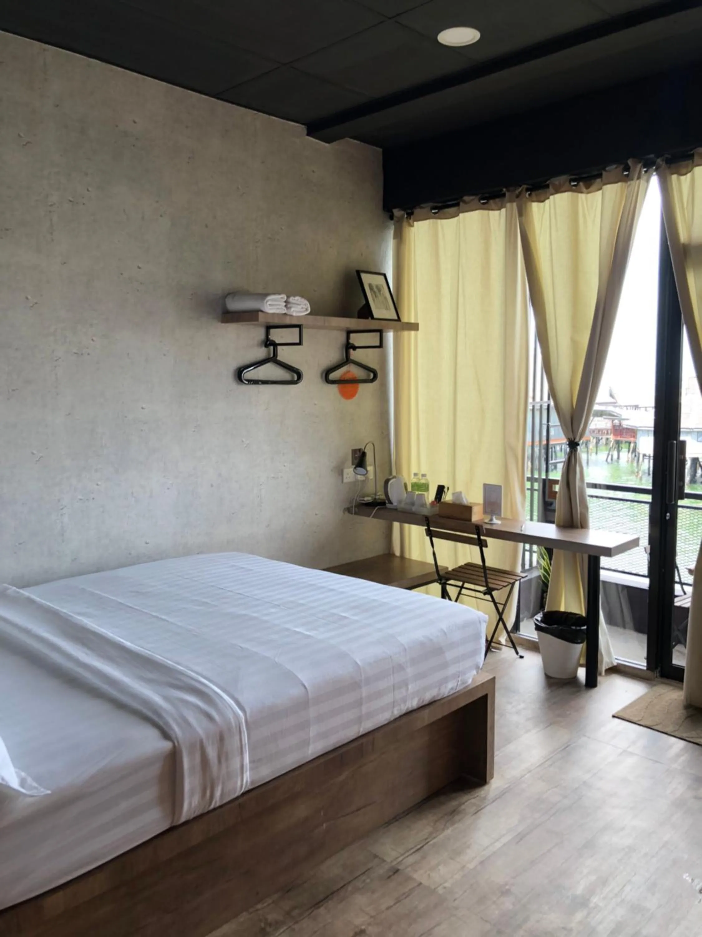 Photo of the whole room, Bed in Cube Bed Station & Tours Sdn Bhd