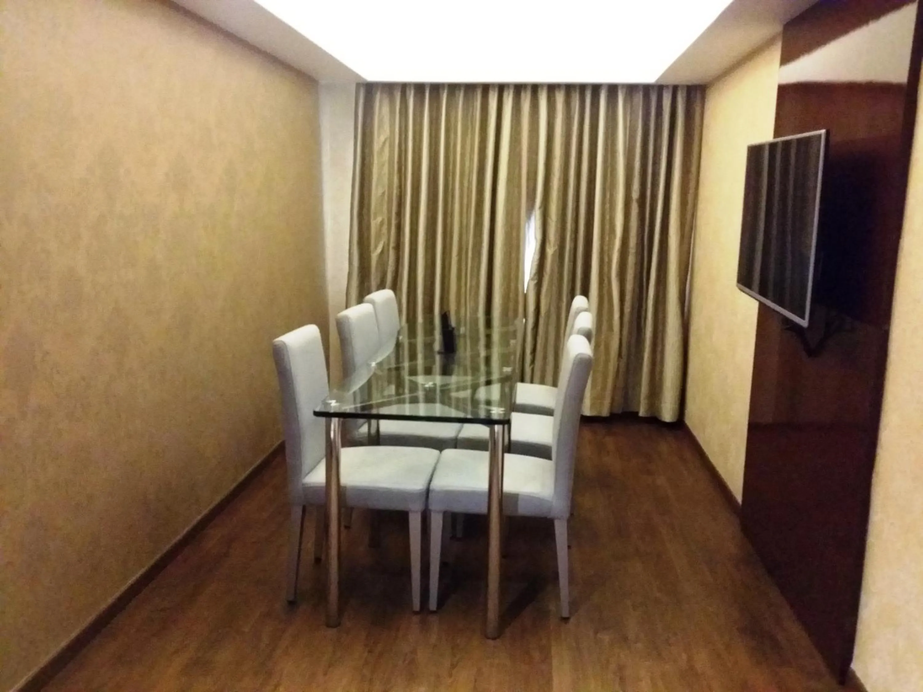 Dining area in Hotel Oxina Lygon