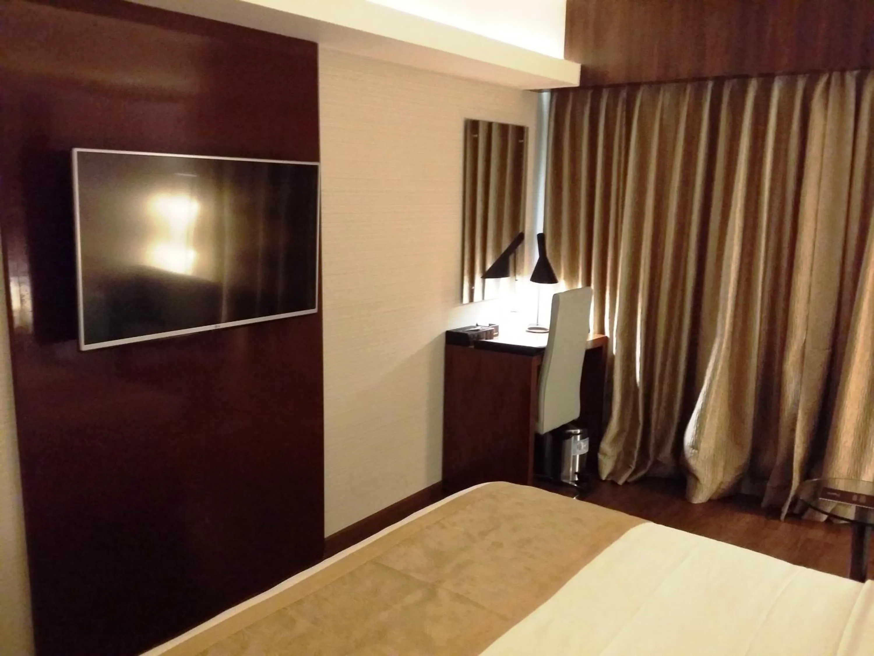 TV and multimedia, Bed in Hotel Oxina Lygon