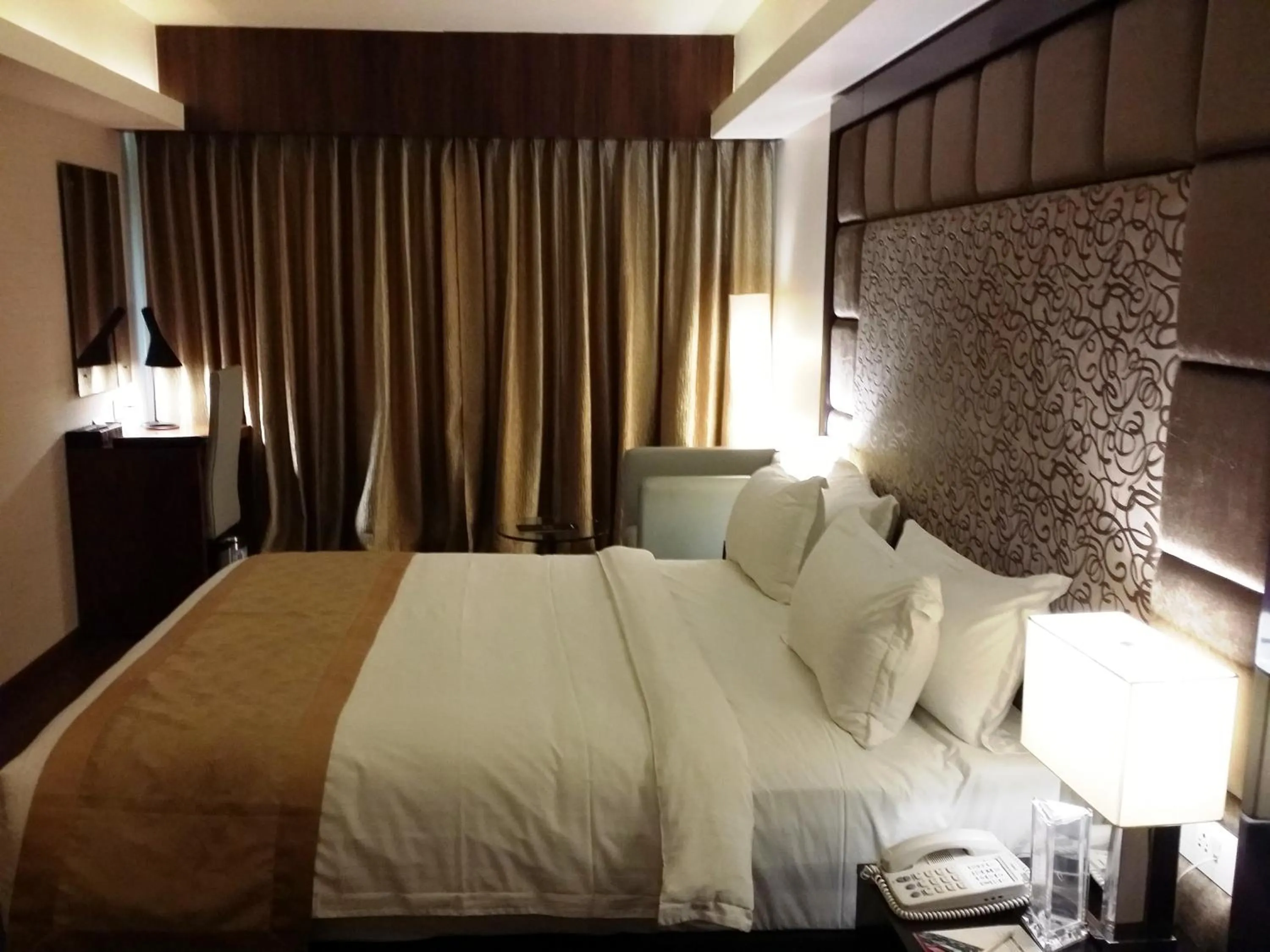 Bed in Hotel Oxina Lygon