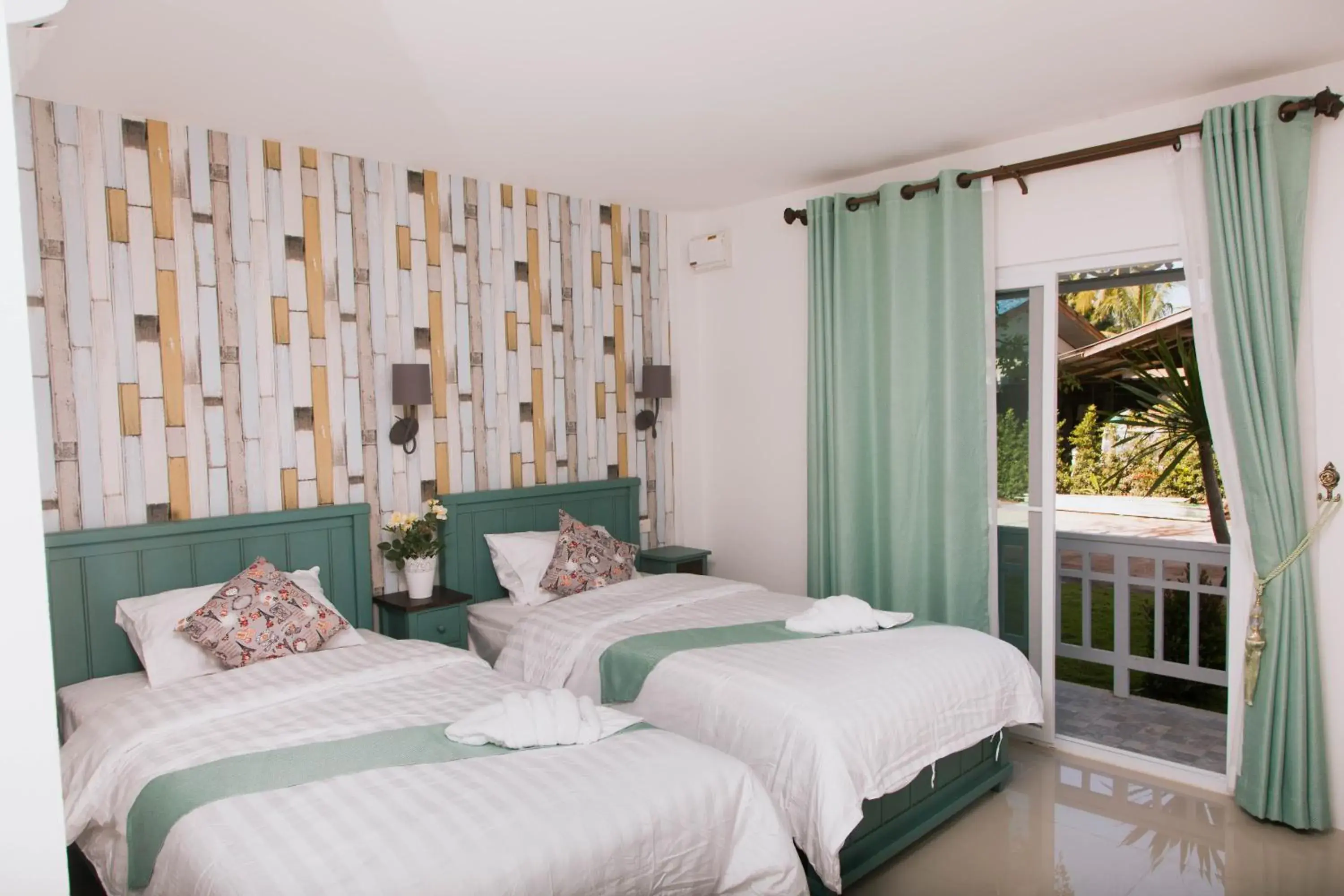 Standard Twin Room in Moeimanee Resort Standard Twin Room in Moeimanee Resort