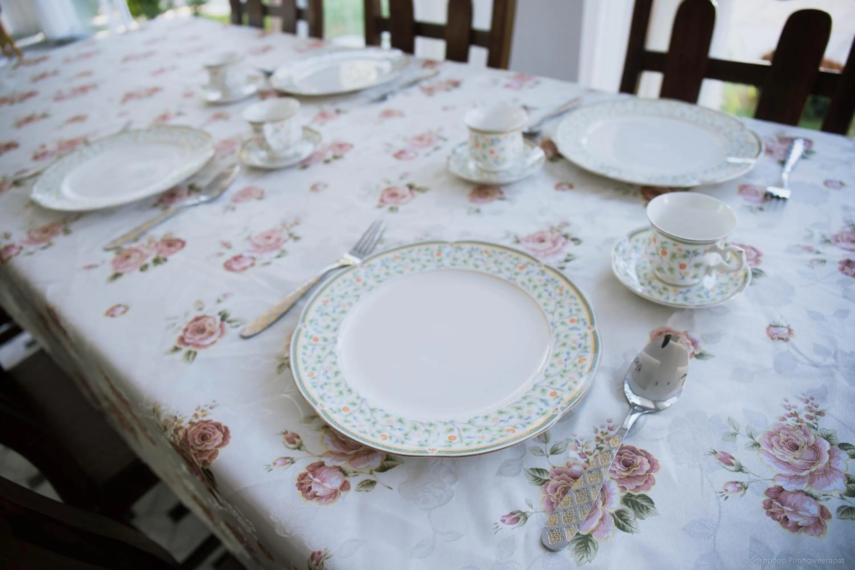 Restaurant/places to eat in Moeimanee Resort