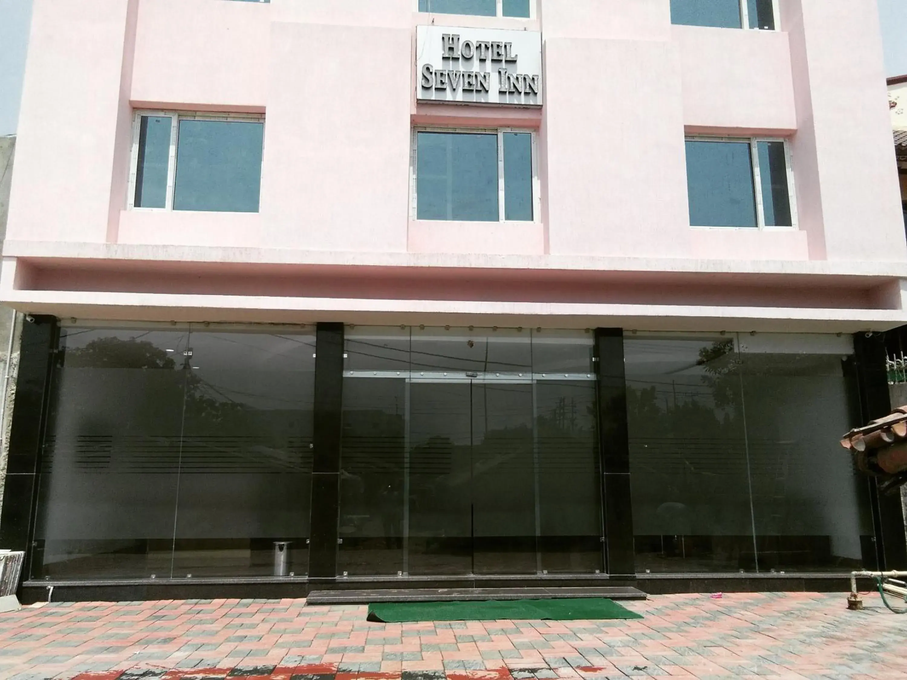 Facade/entrance in Bodhgaya Seven Inn Hotel n Restaurant Facade/entrance in Bodhgaya Seven Inn Hotel n Restaurant