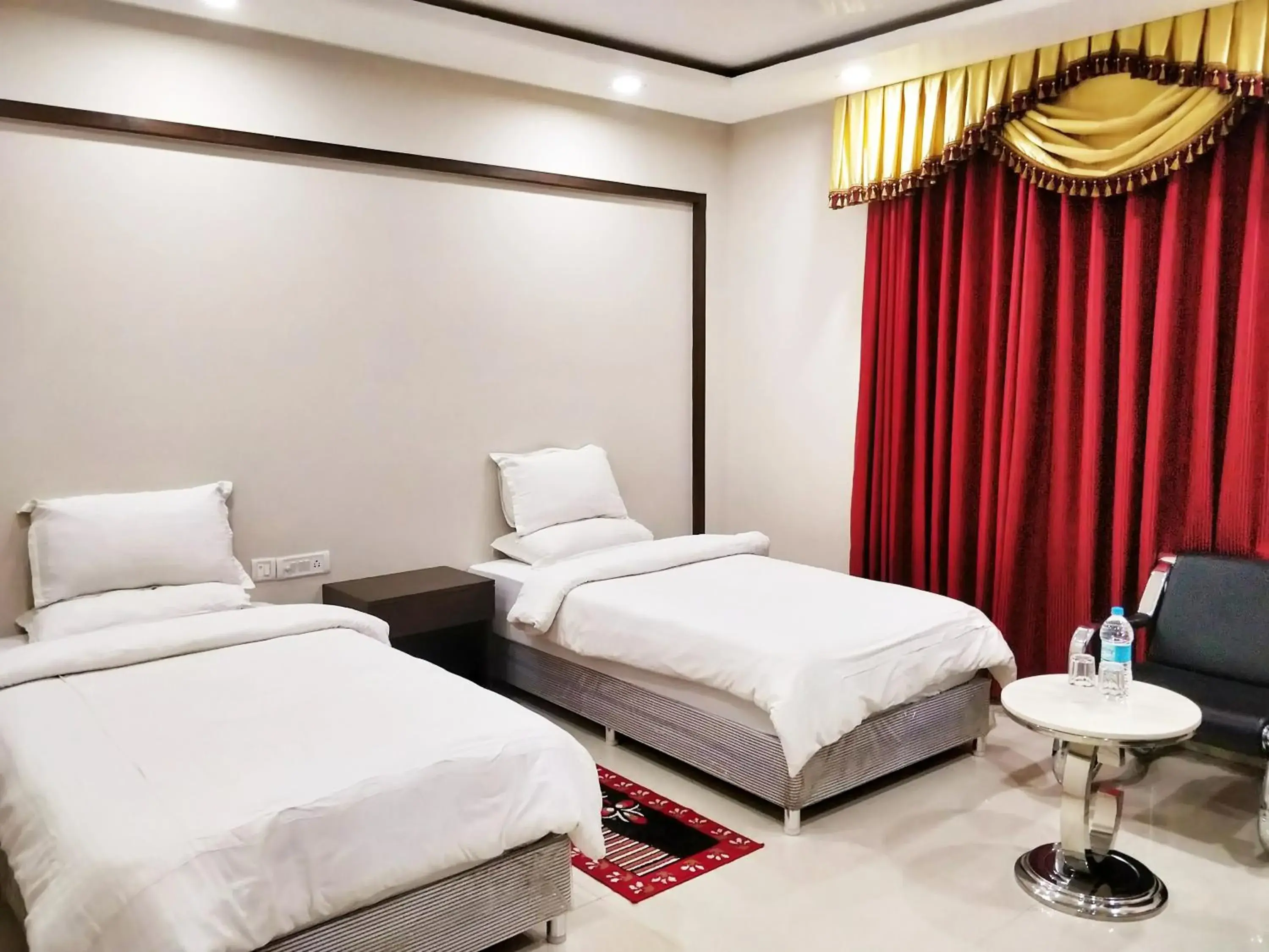 Bed in Bodhgaya Seven Inn Hotel n Restaurant Bed in Bodhgaya Seven Inn Hotel n Restaurant