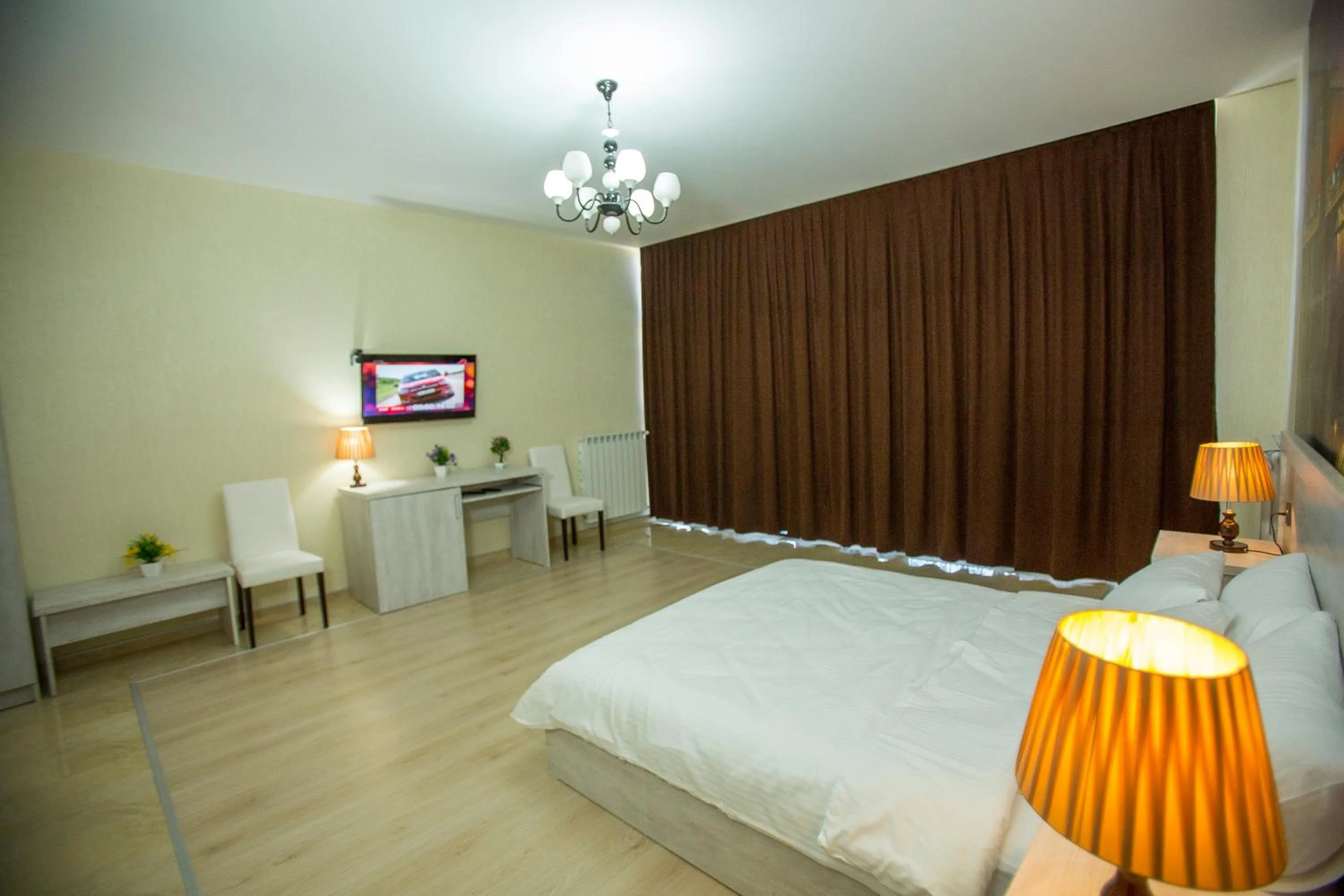 Photo of the whole room in Ire Palace