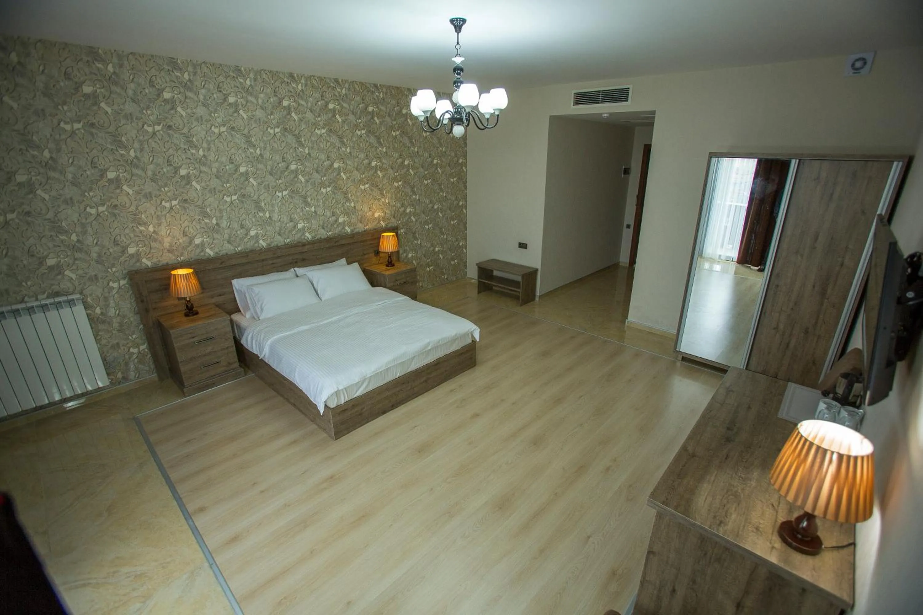 Photo of the whole room in Ire Palace