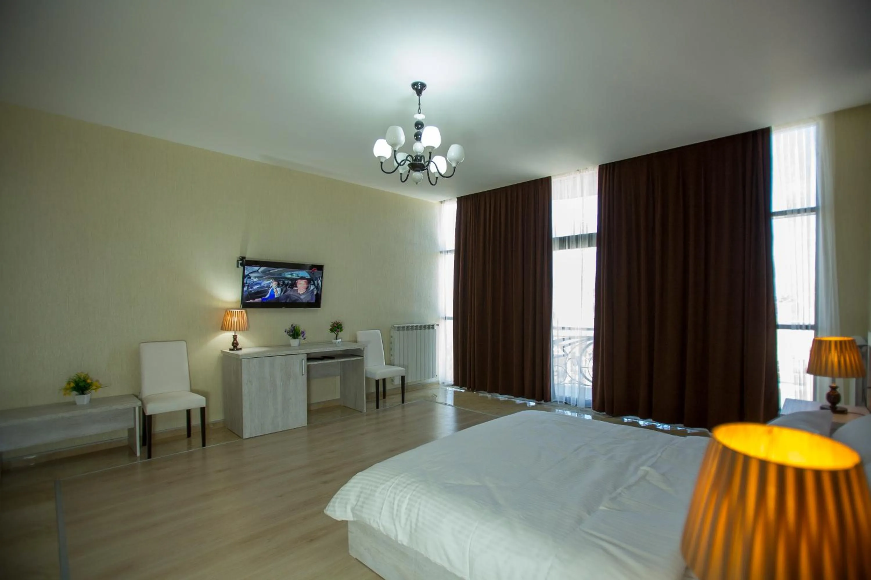 Photo of the whole room in Ire Palace