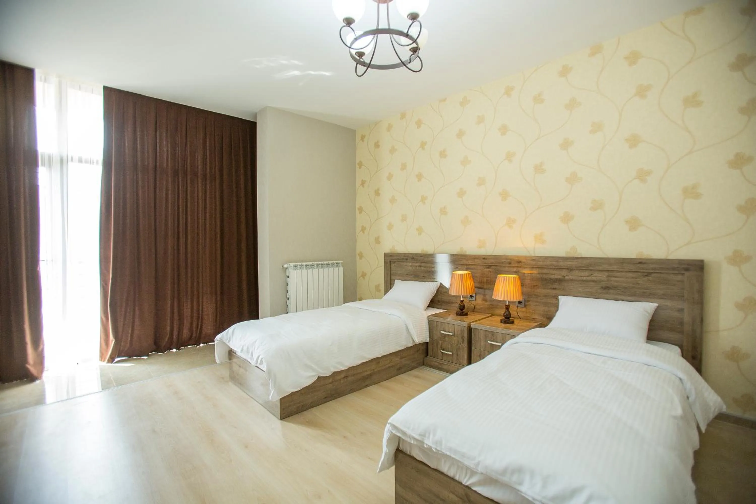 Photo of the whole room in Ire Palace