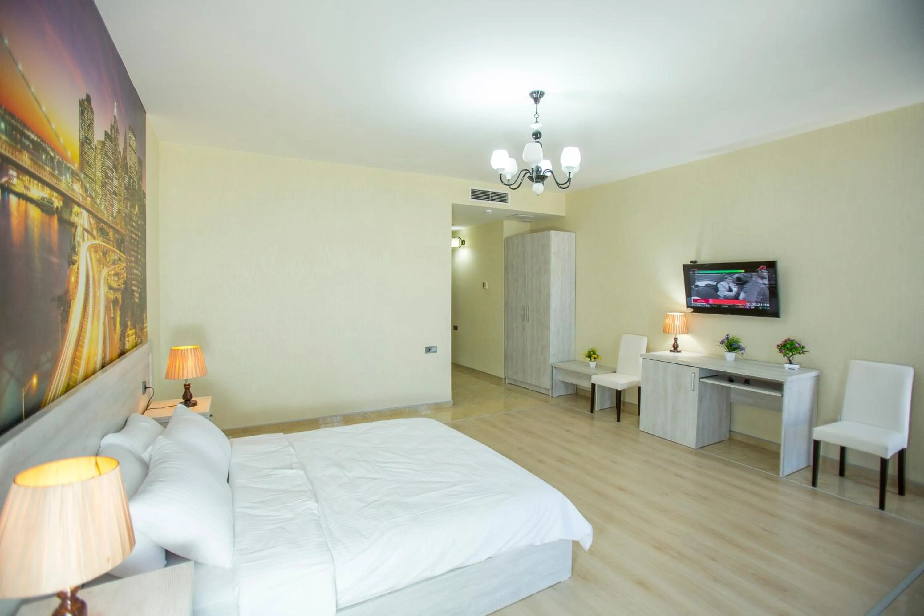 Photo of the whole room in Ire Palace