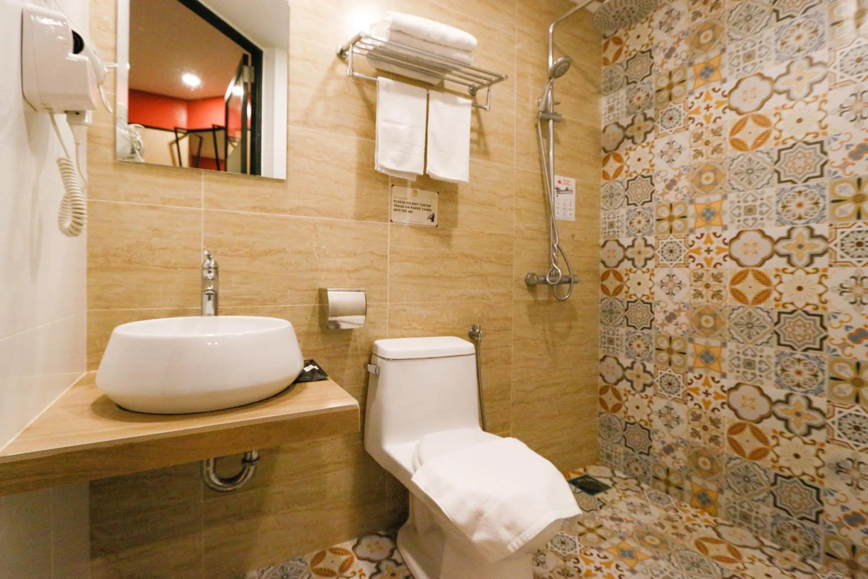 Shower in Golden Roof Hotel, Seri Iskandar