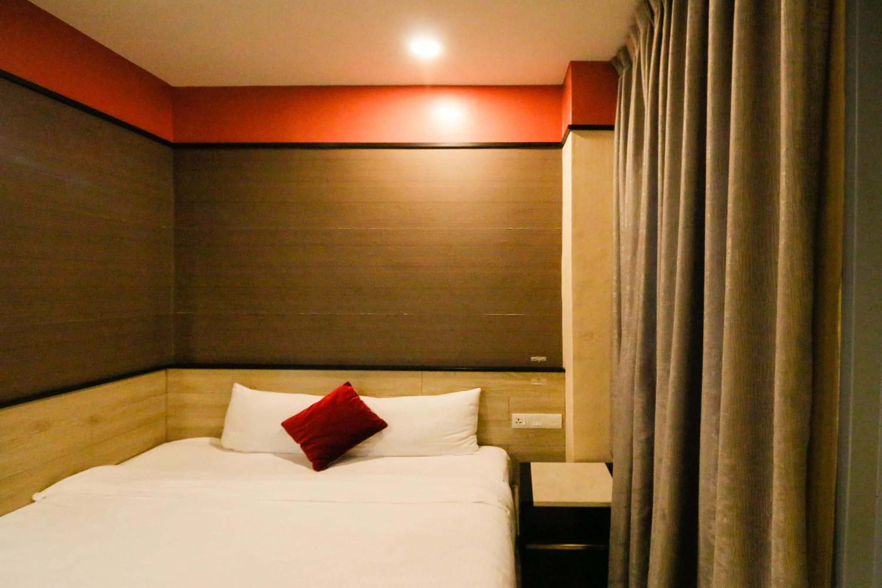 Bed in Golden Roof Hotel, Seri Iskandar