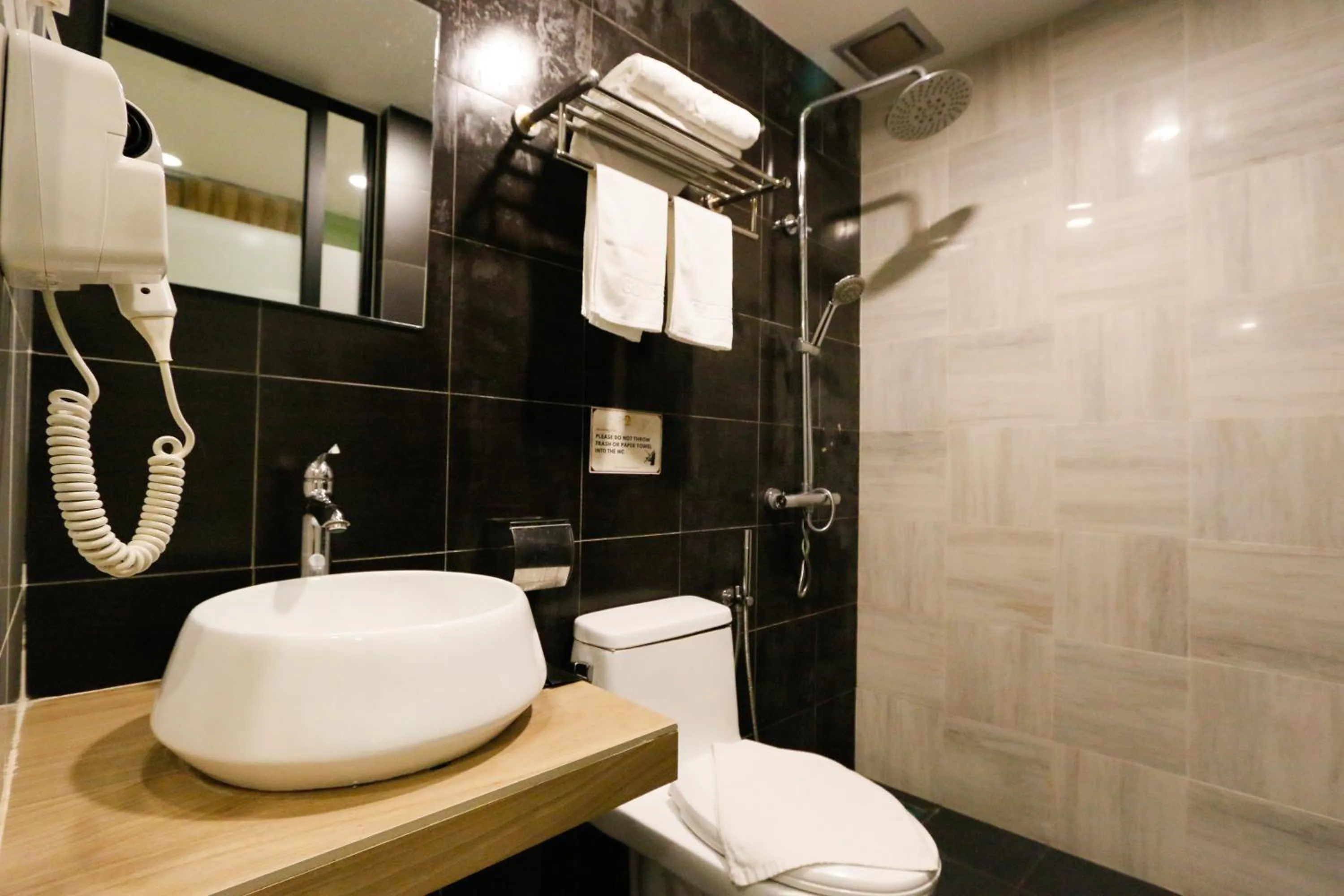 Shower in Golden Roof Hotel, Seri Iskandar