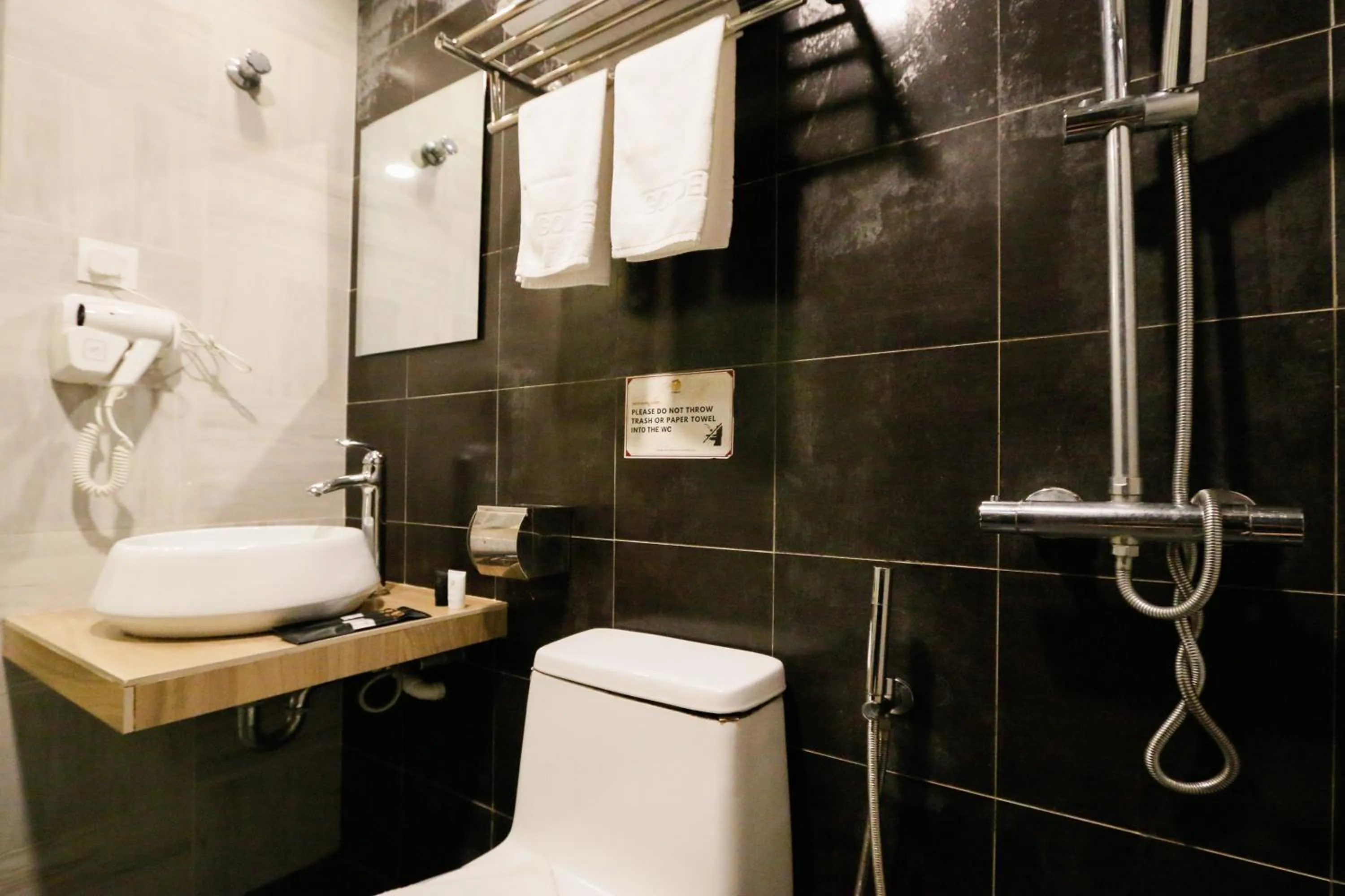 Shower in Golden Roof Hotel, Seri Iskandar