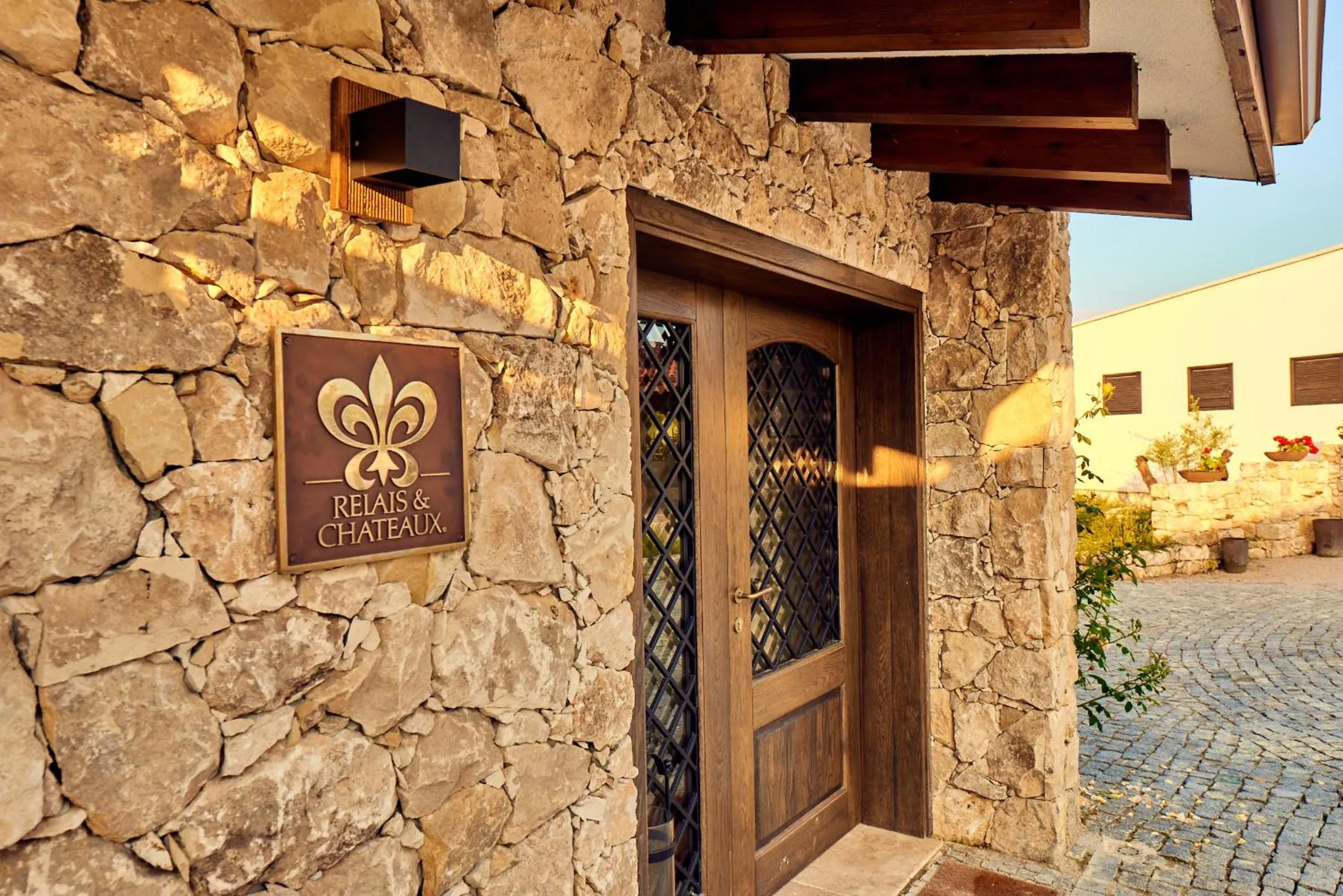 Logo/Certificate/Sign in Zornitza Family Estate Relais & Chateaux