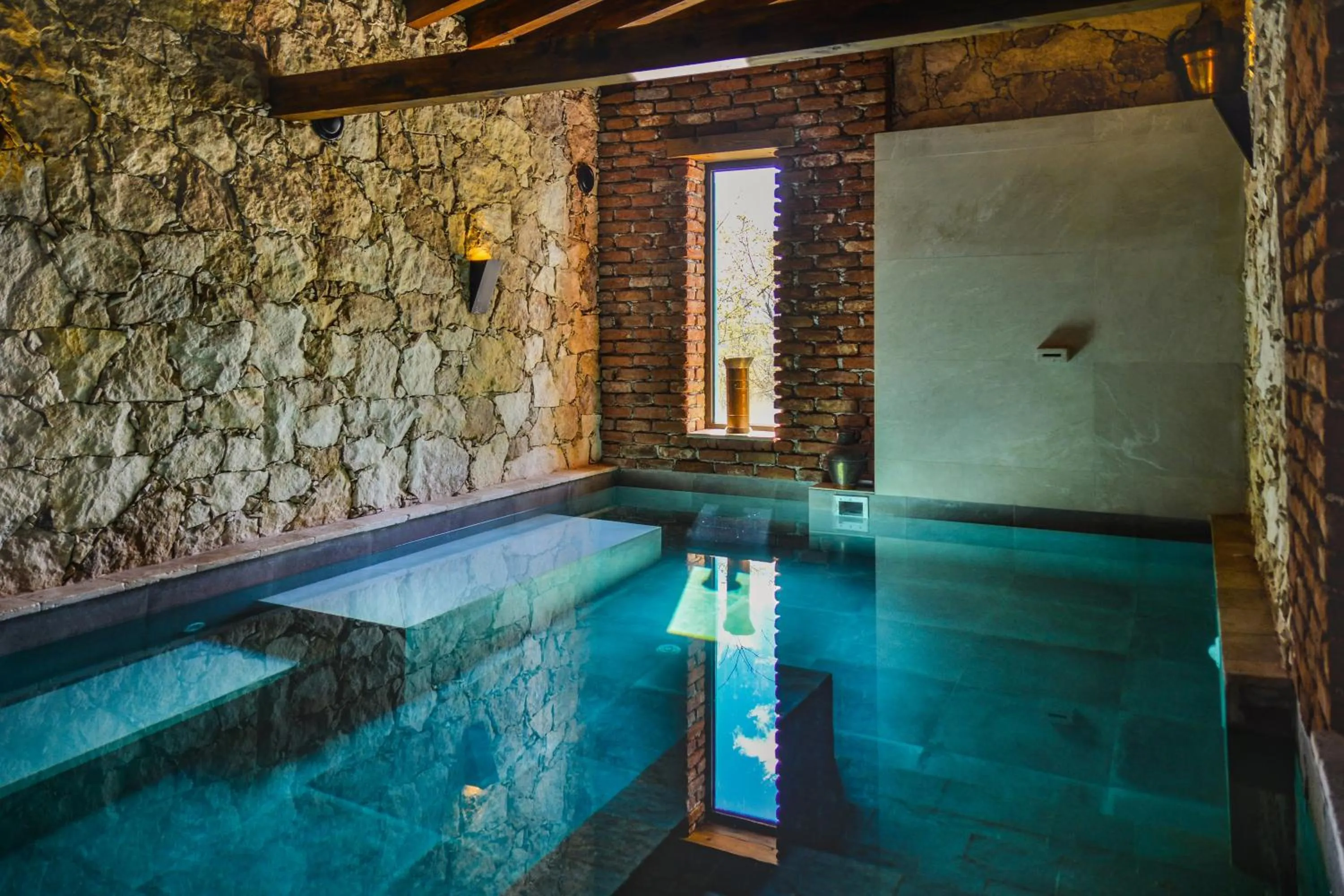 Hot Spring Bath in Zornitza Family Estate Relais & Chateaux