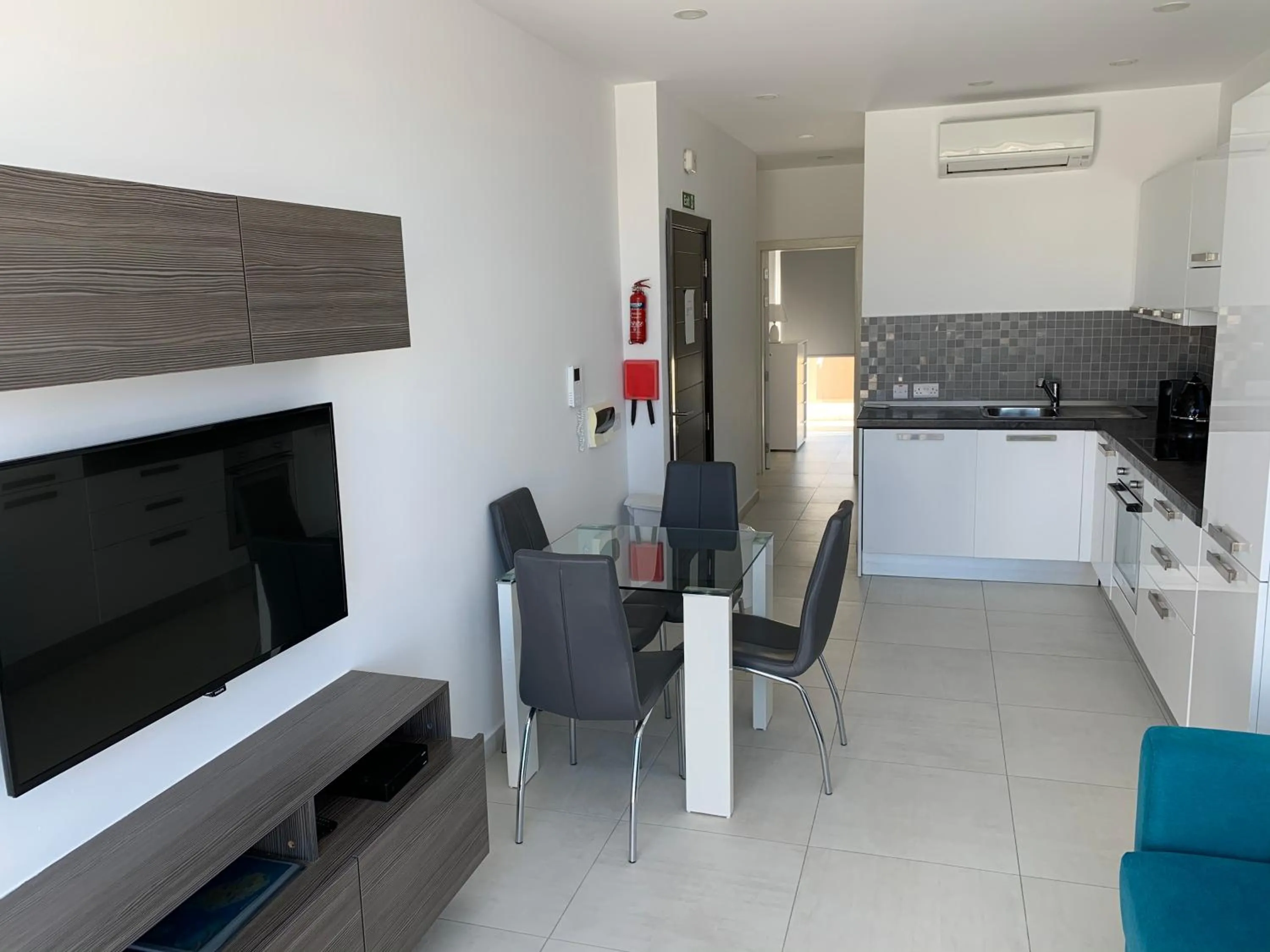 TV and multimedia in Sea View Penthouse Mellieha Bay