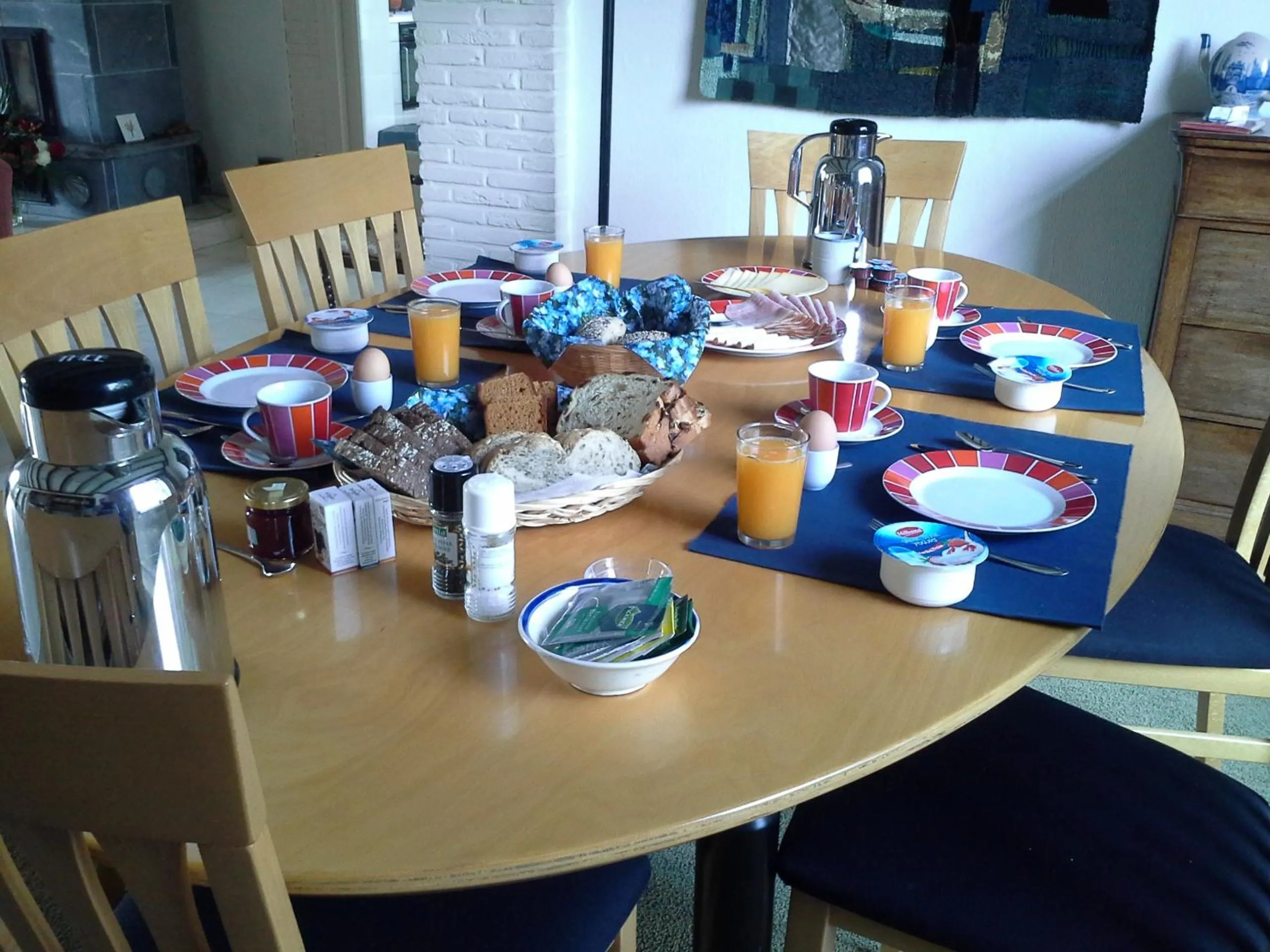 Food and drinks in De Gaanderij bed and Breakfast