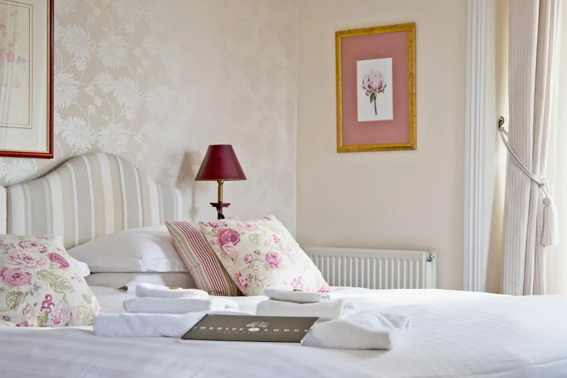 Deluxe Double Room with Shower in Sheriff Lodge Deluxe Double Room with Shower in Sheriff Lodge