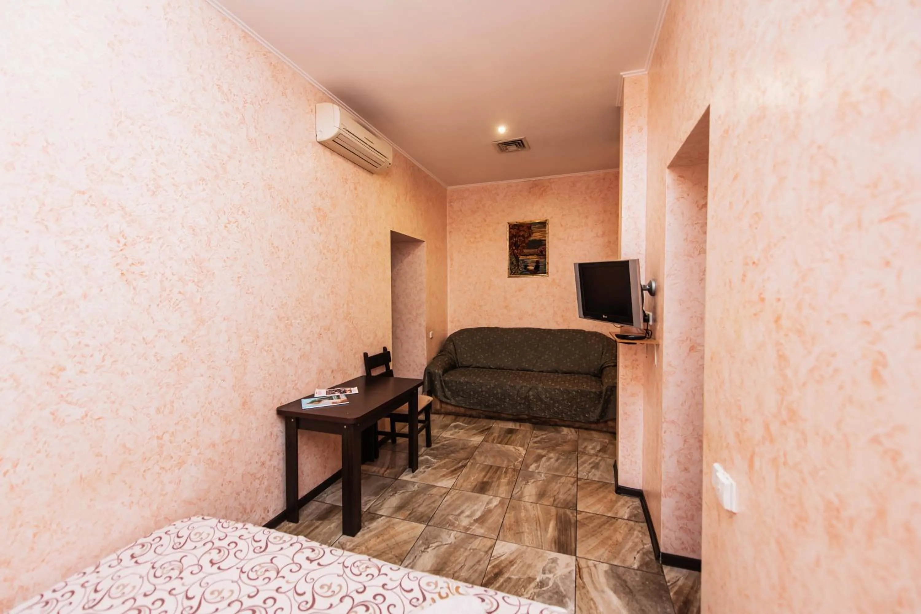 Living room, Bed in Mini Hotel Smak