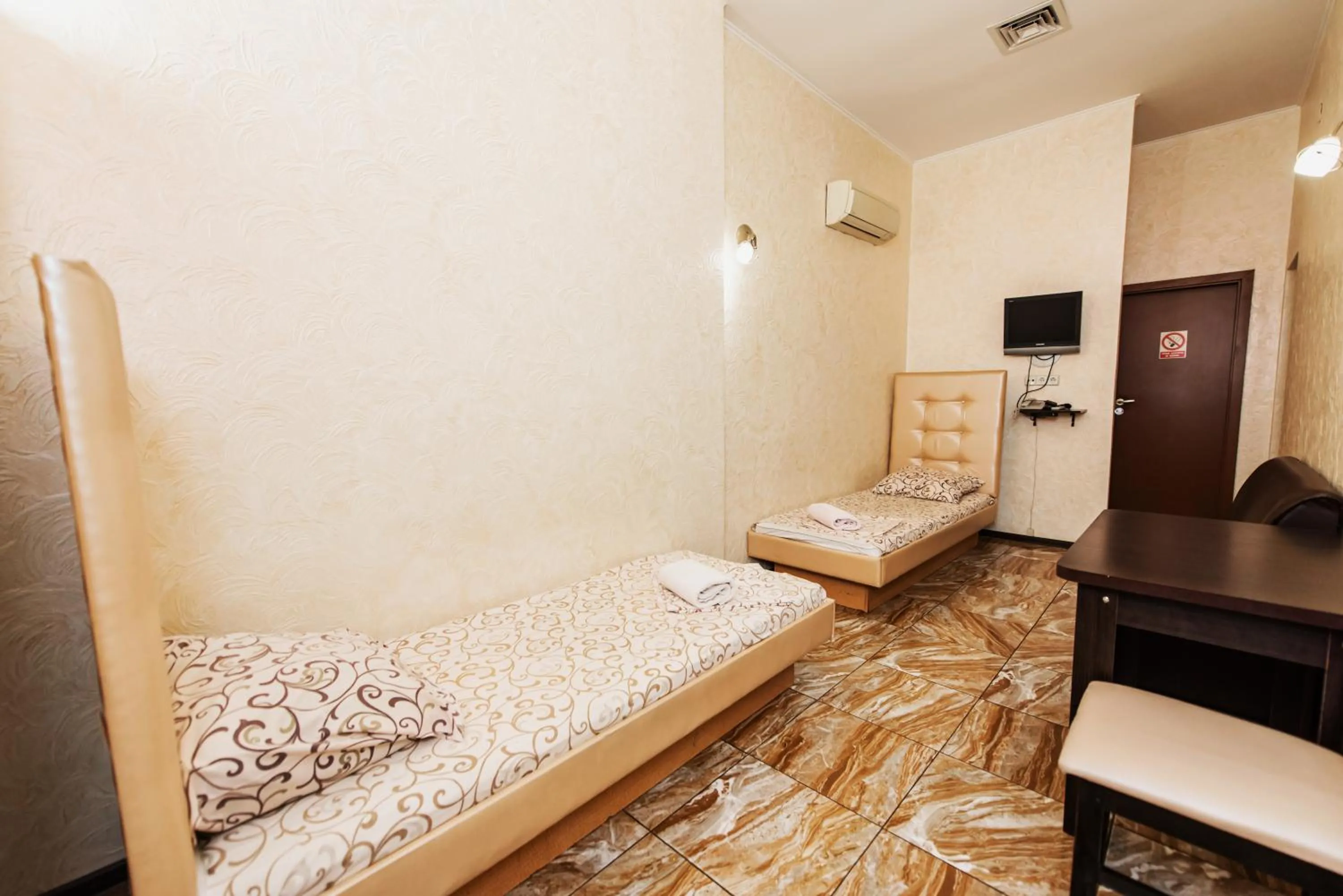 Bed in Mini Hotel Smak