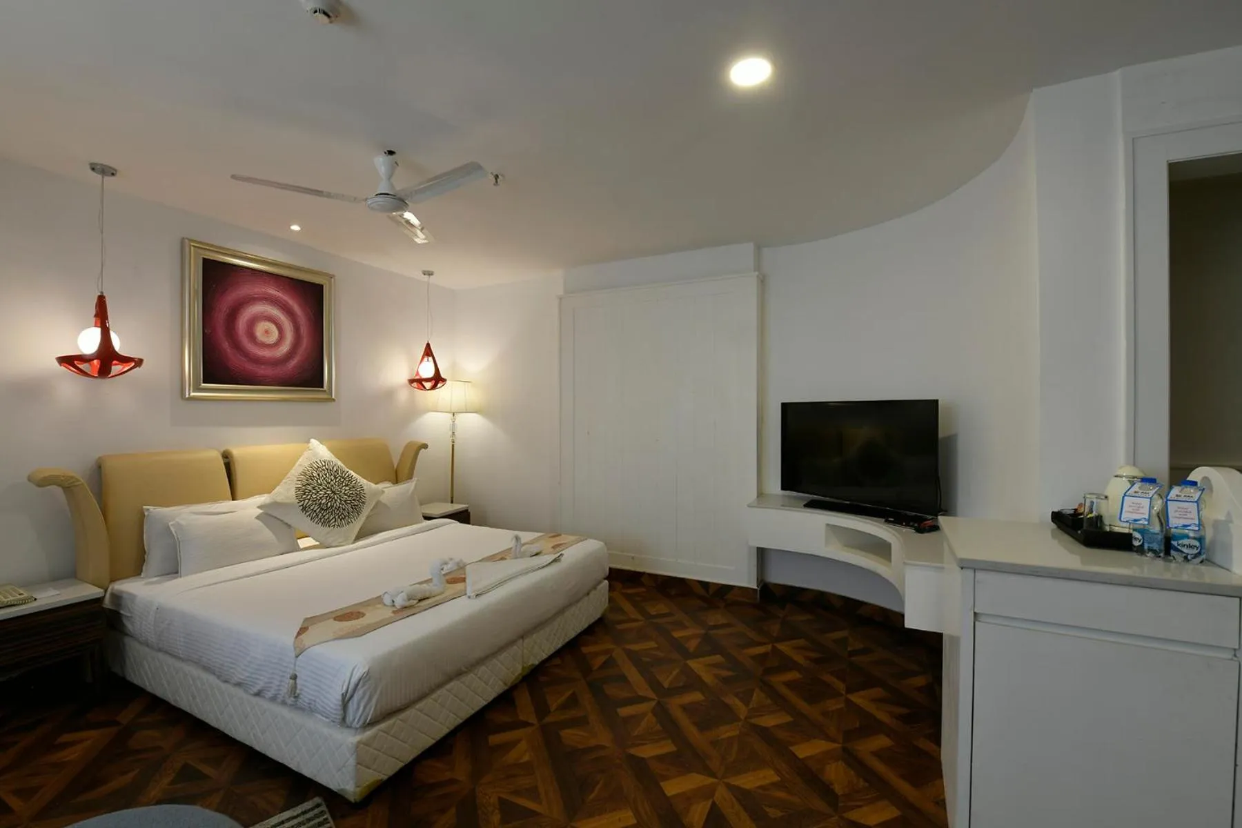 Bedroom, Bed in Pal Heights Mantra