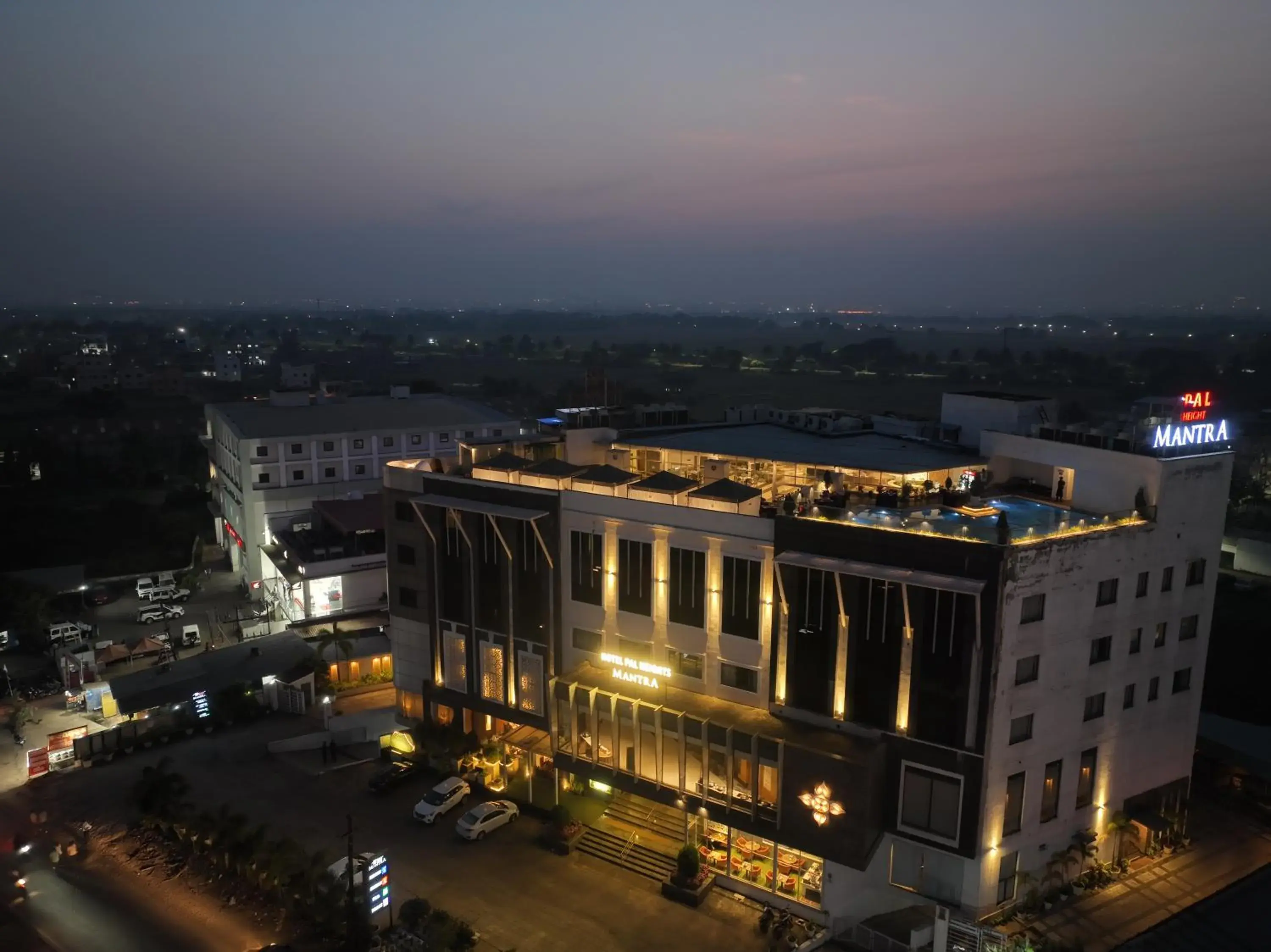 Property building in Pal Heights Mantra Property building in Pal Heights Mantra