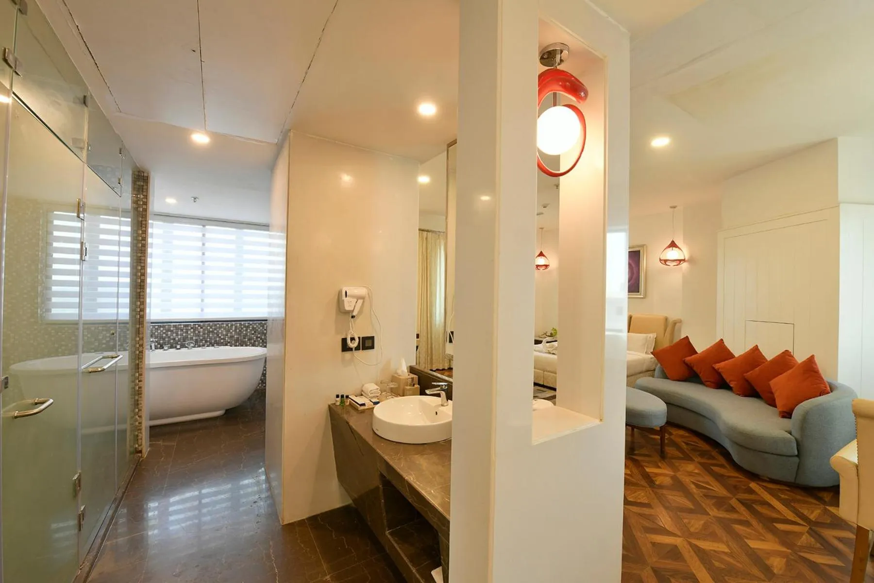 Bathroom in Pal Heights Mantra