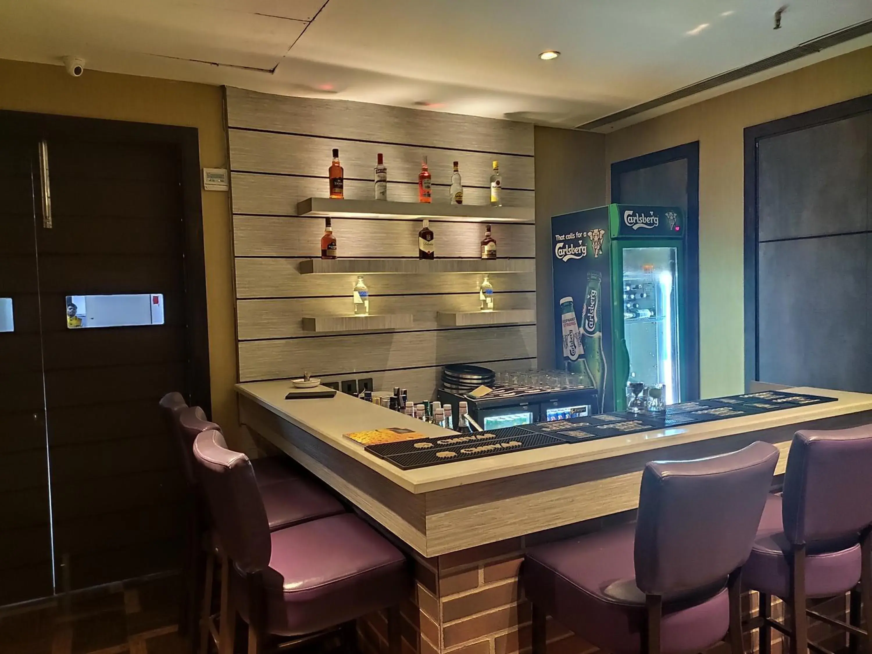 Lounge or bar in Pal Heights Mantra Lounge or bar in Pal Heights Mantra