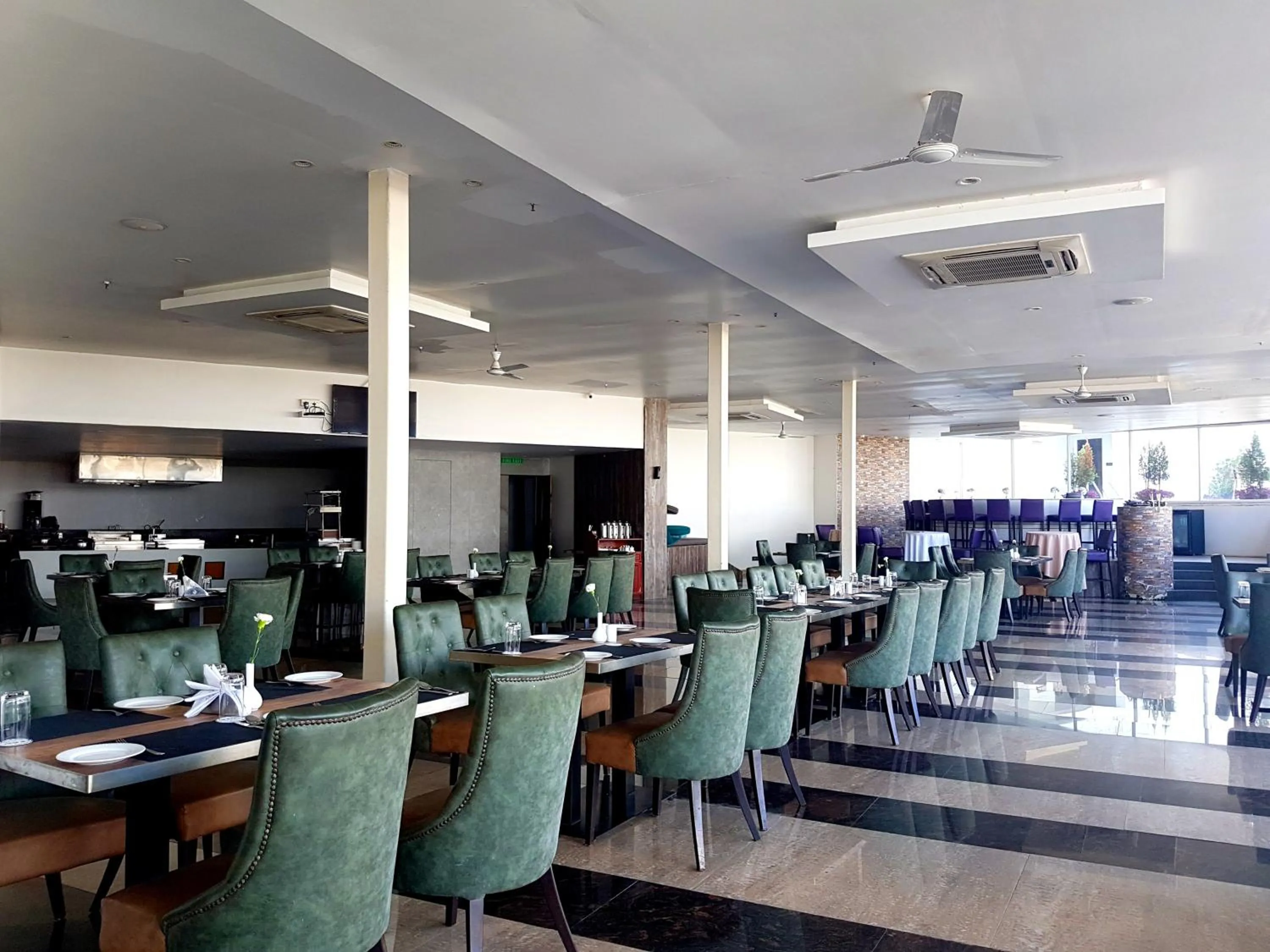 Restaurant/places to eat in Pal Heights Mantra