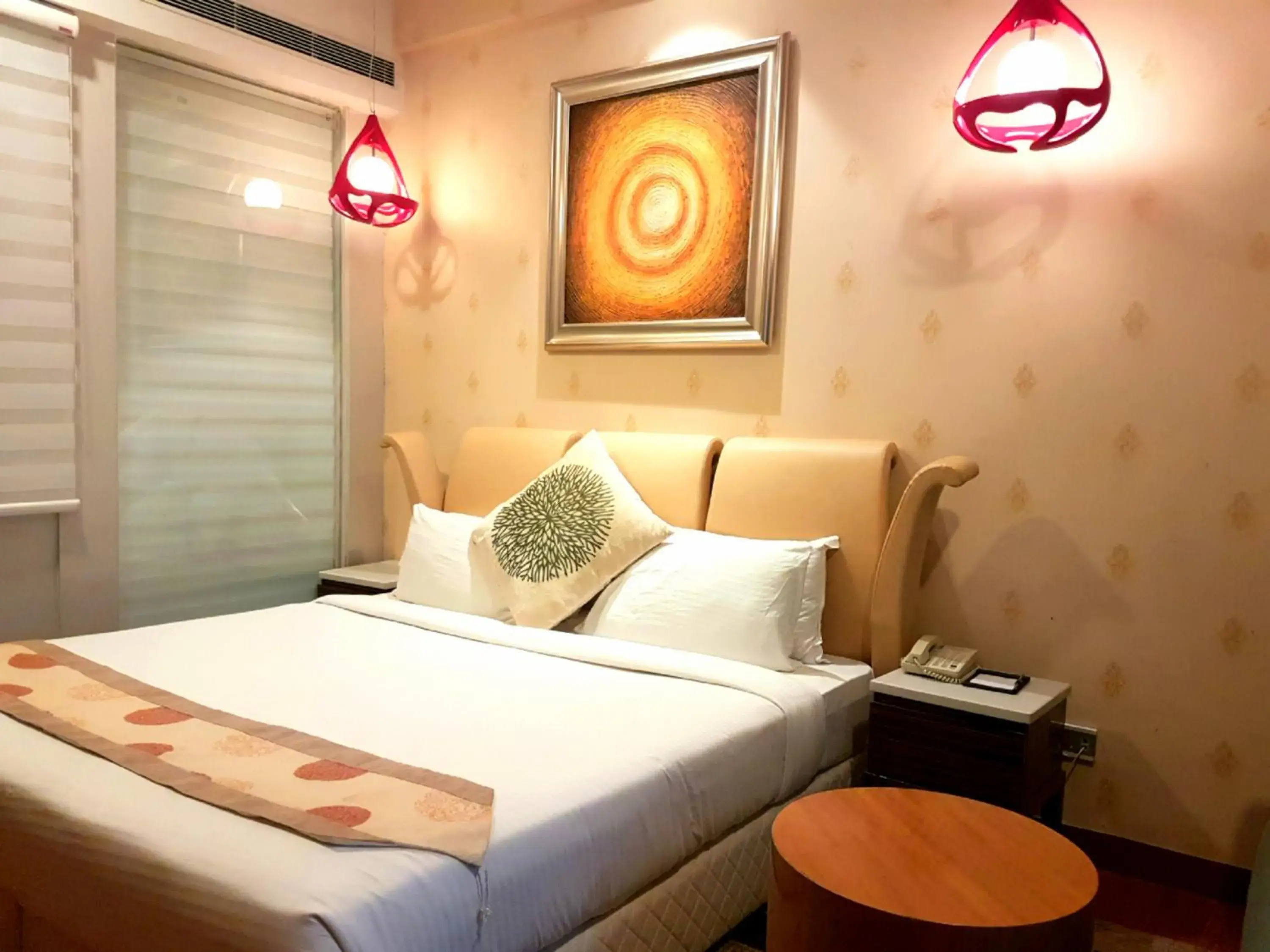 Bed in Pal Heights Mantra Bed in Pal Heights Mantra