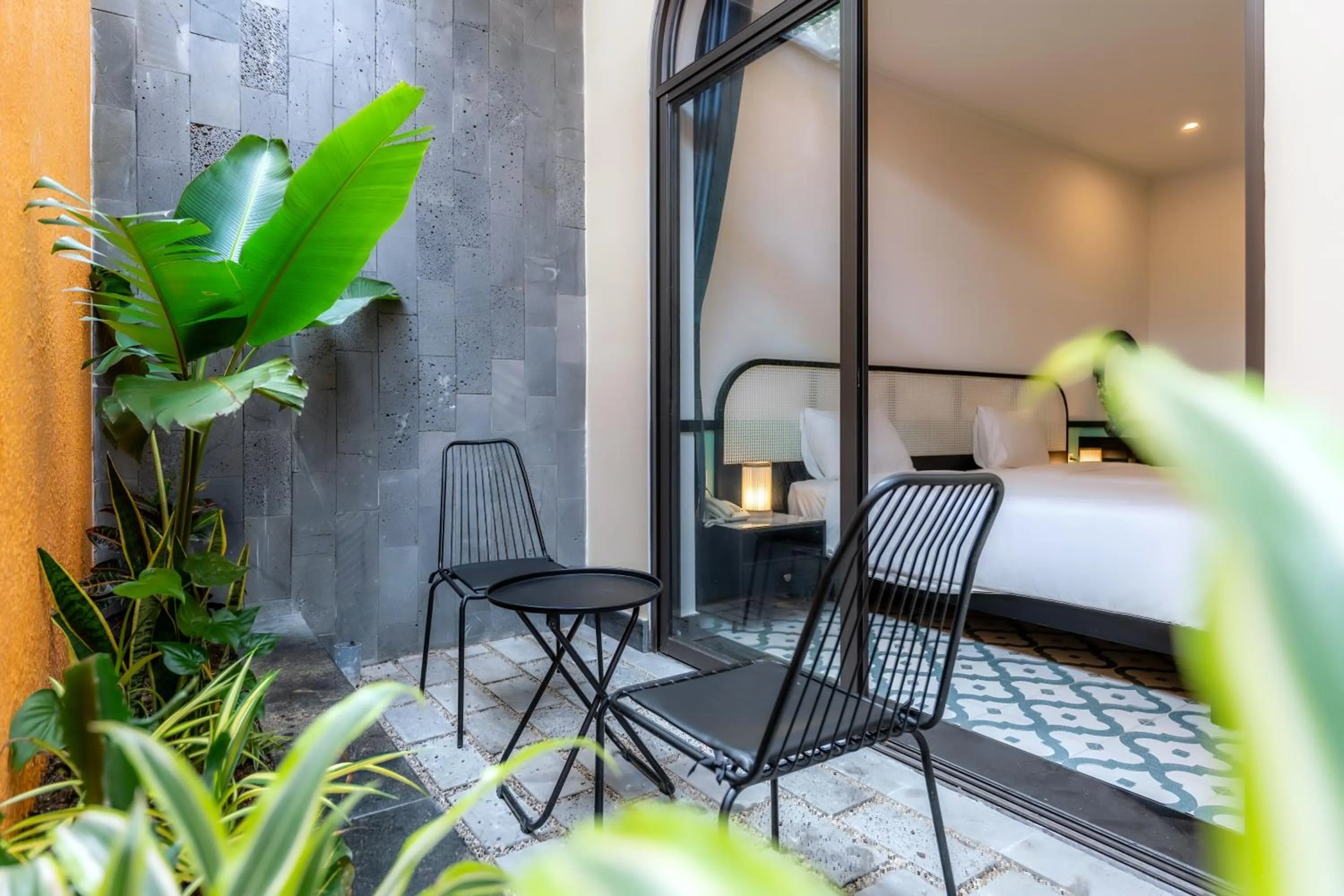 Patio, Bed in Hoi An Ivy Hotel