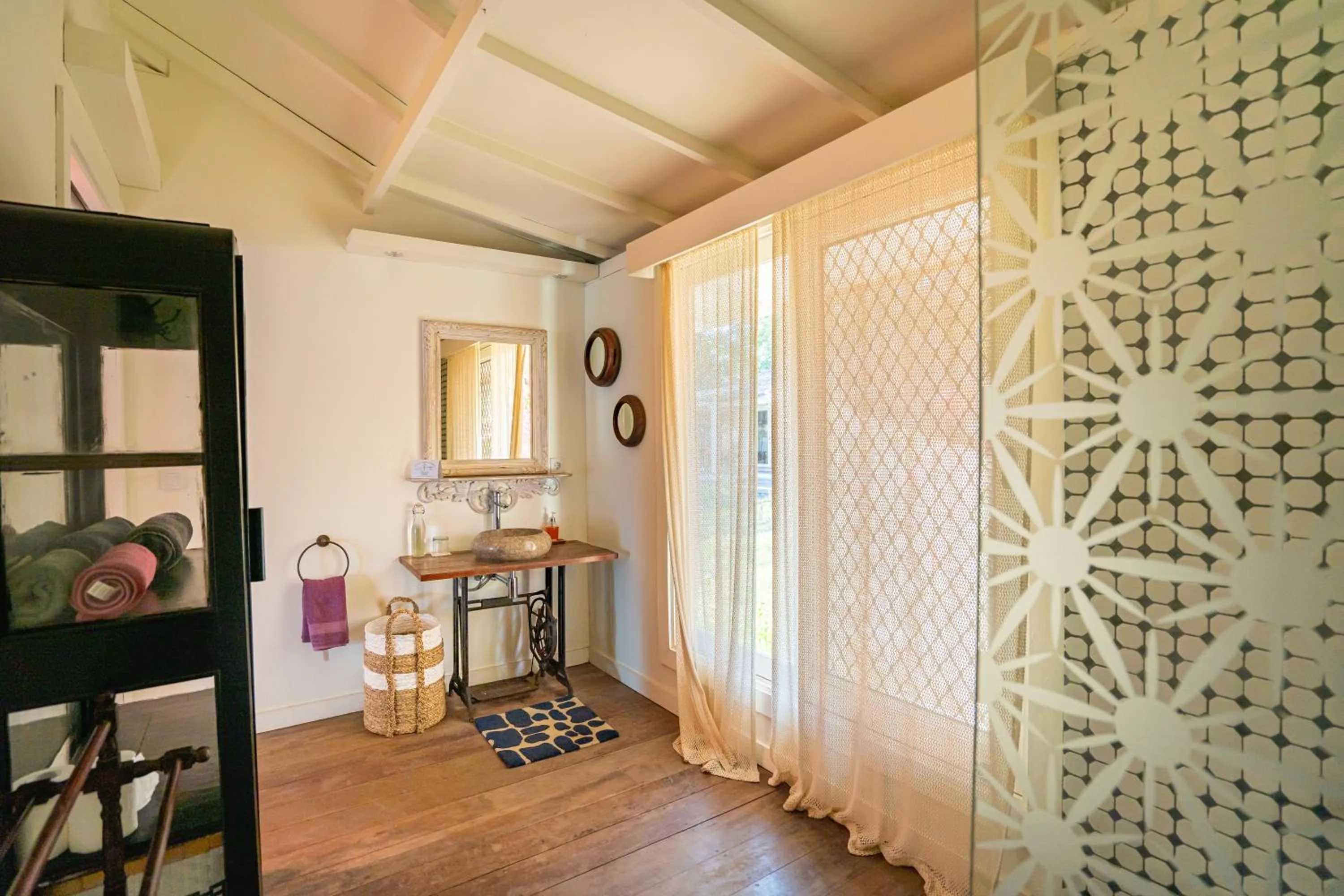 Bathroom in Vayam Boutique Resort Gili Asahan