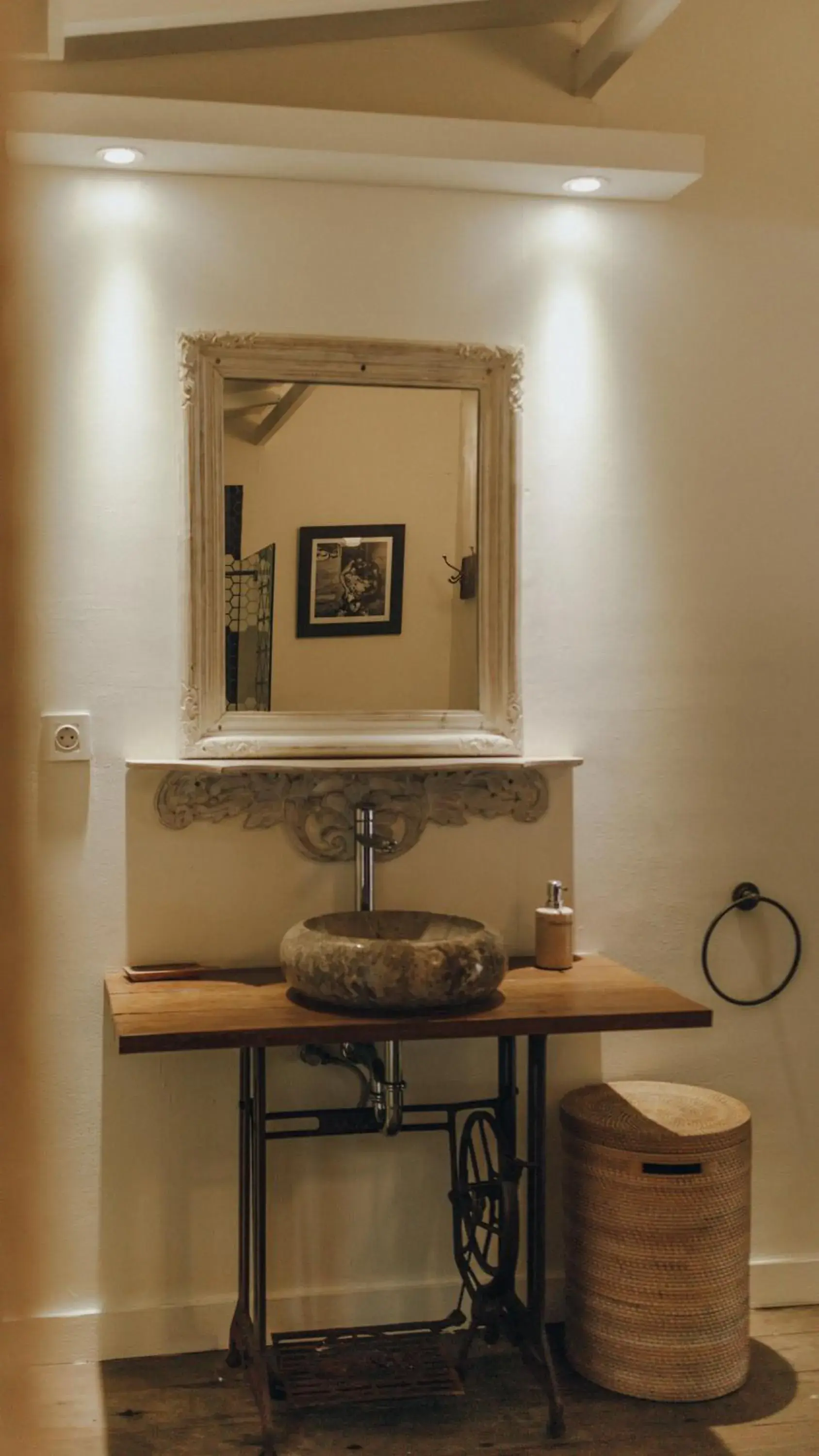 Bathroom in Vayam Boutique Resort Gili Asahan Bathroom in Vayam Boutique Resort Gili Asahan