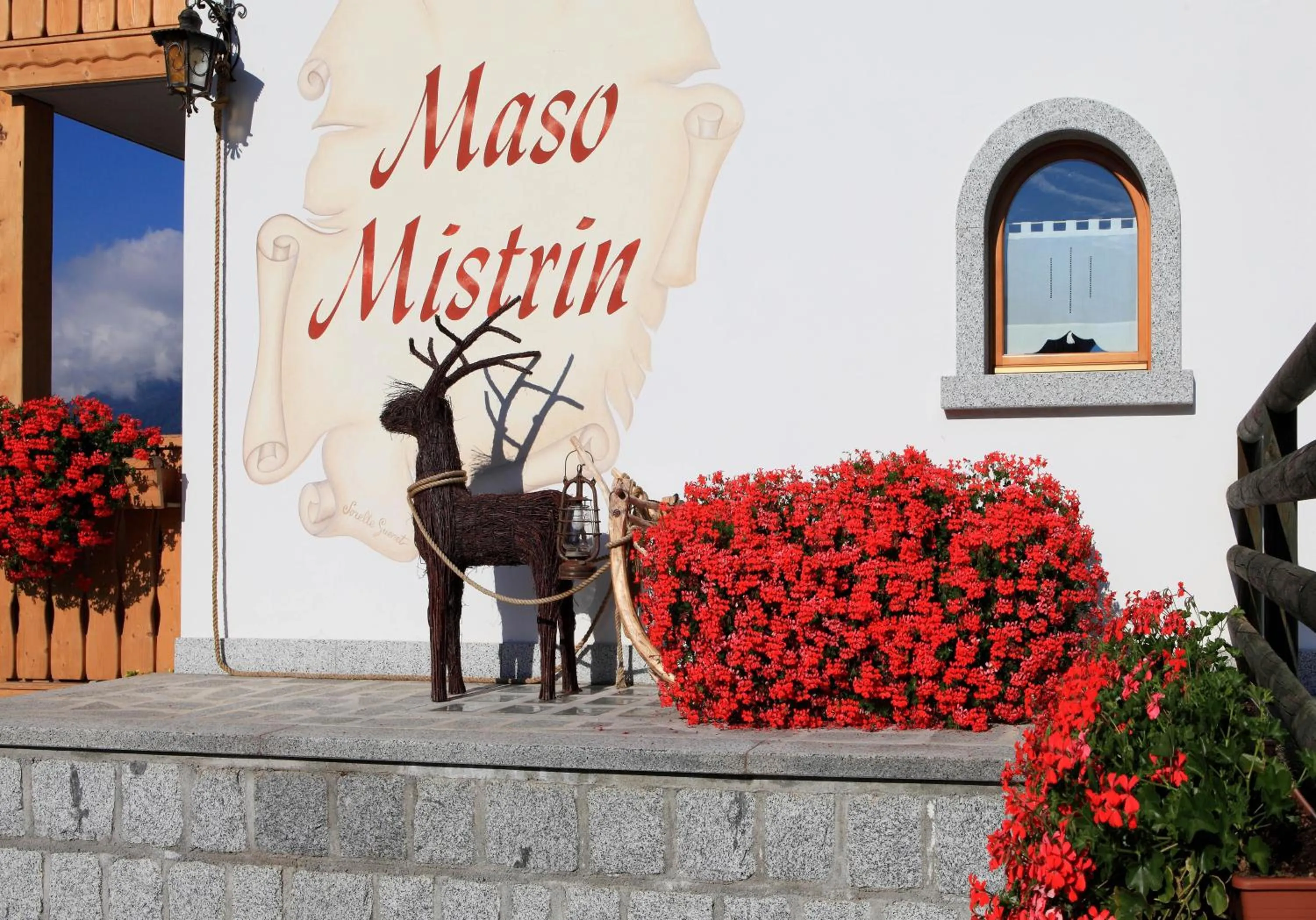 Property building in Albergo Garnì Maso Mistrin