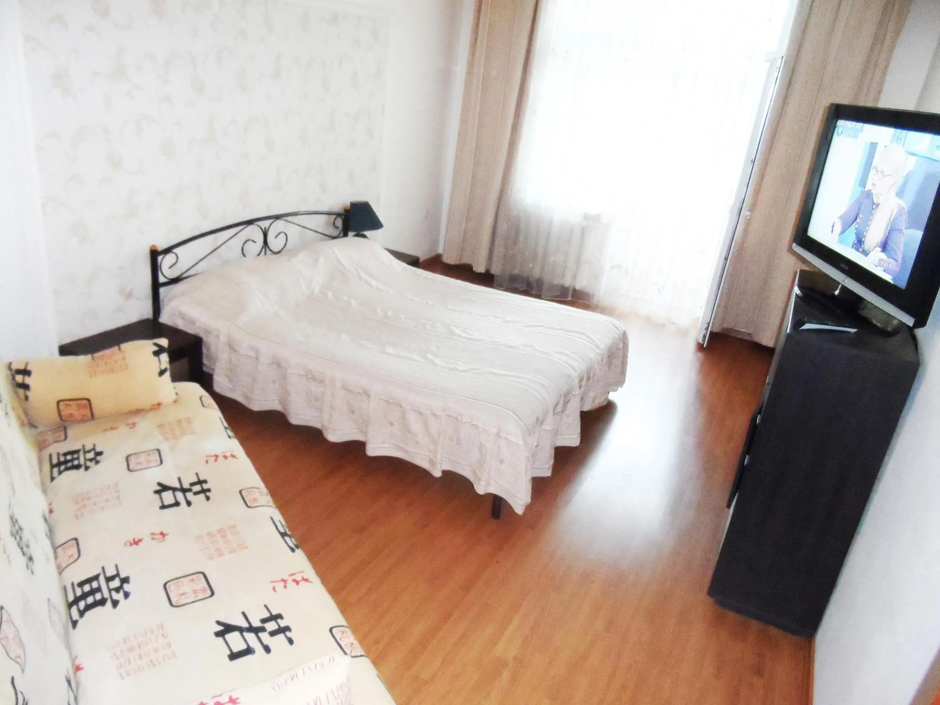Apartment on Skorykovskyi Lane 4