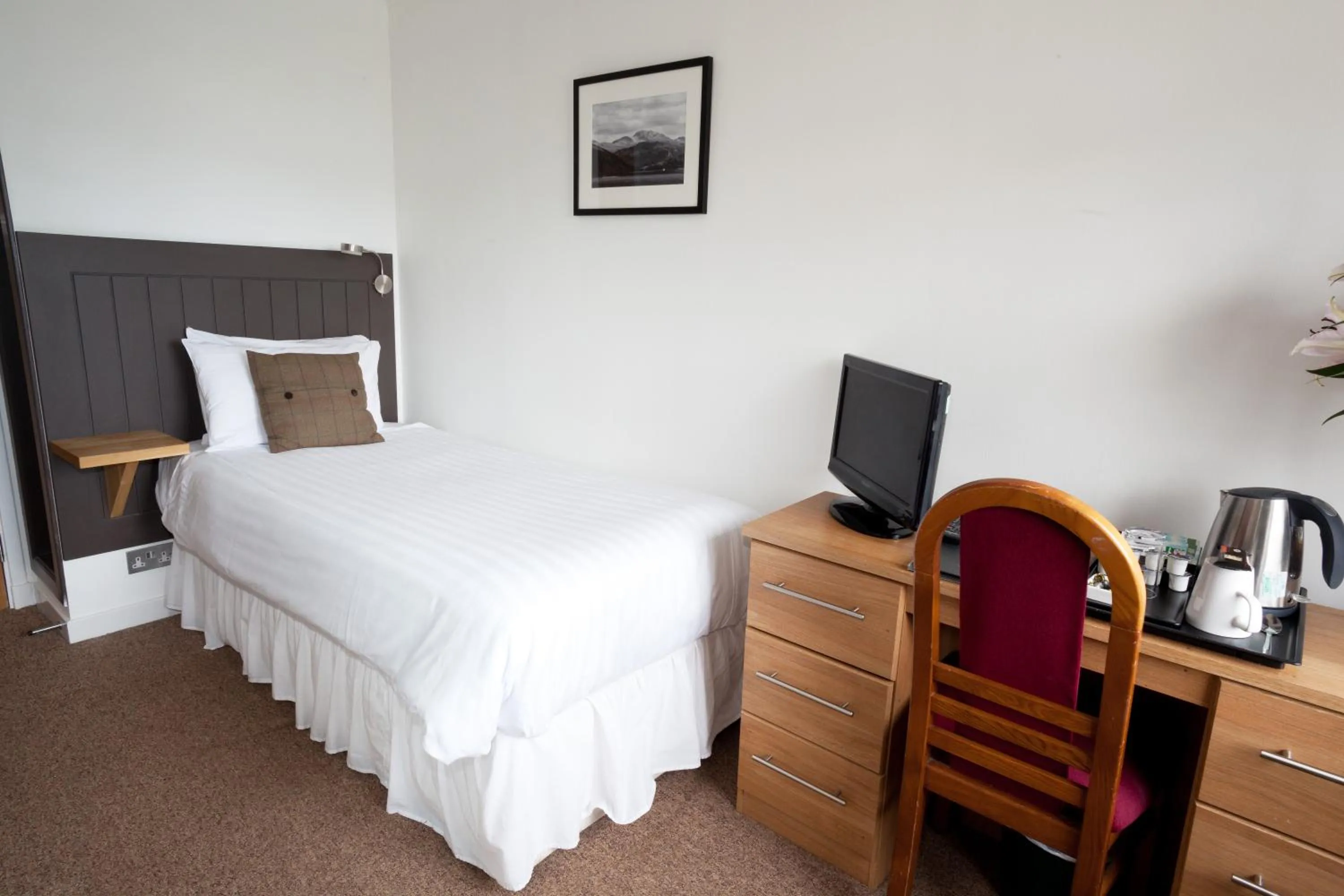Bedroom, Bed in The Arch Inn